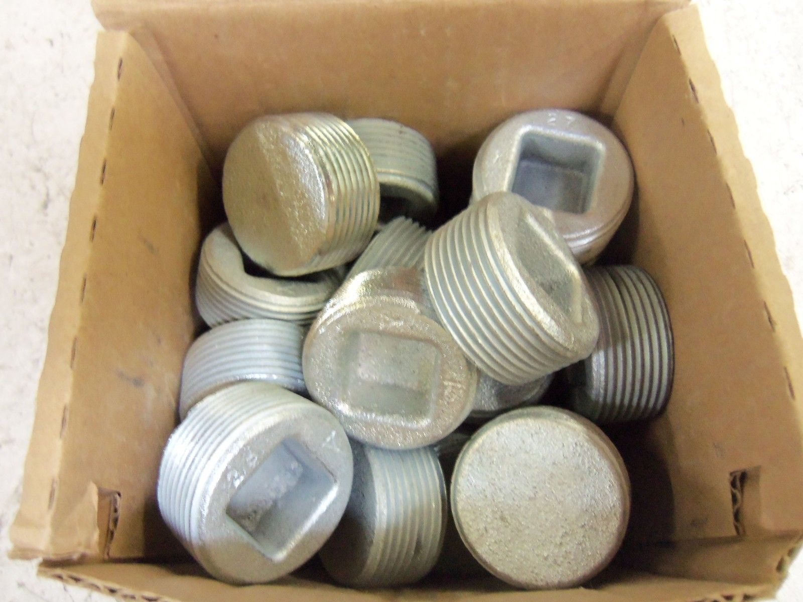 LOT OF 27 CROUSE-HINDS PLG4 PLUG NSMP