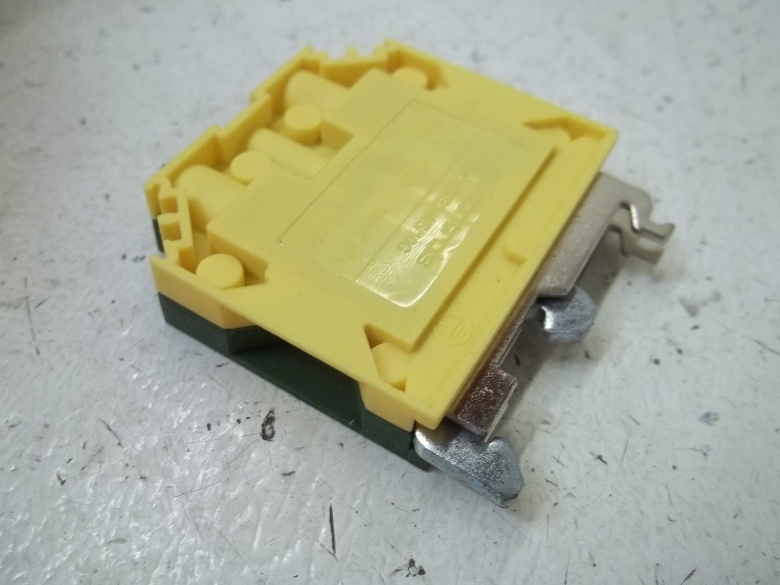 LOT OF 28 CE CONTROLS WTB2-W6/10G TERMINAL CONNECTOR NSMP