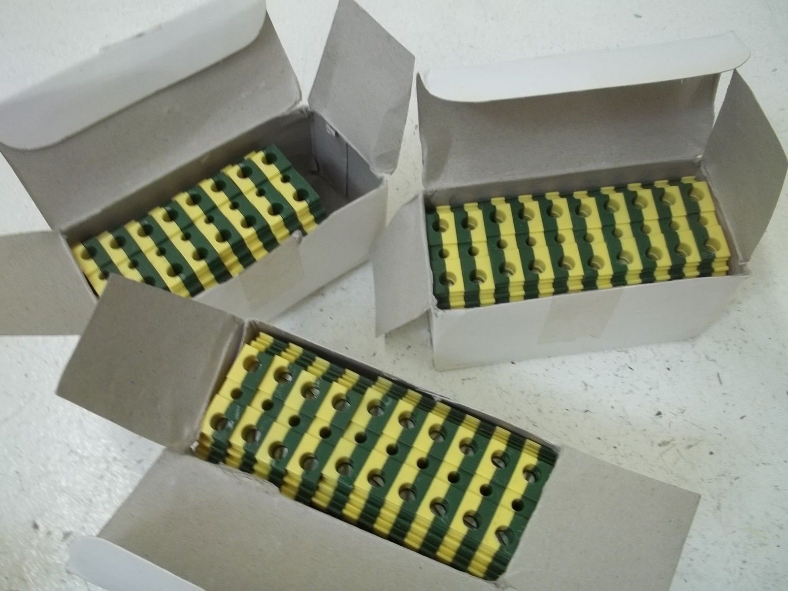 LOT OF 28 CE CONTROLS WTB2-W6/10G TERMINAL CONNECTOR NSMP