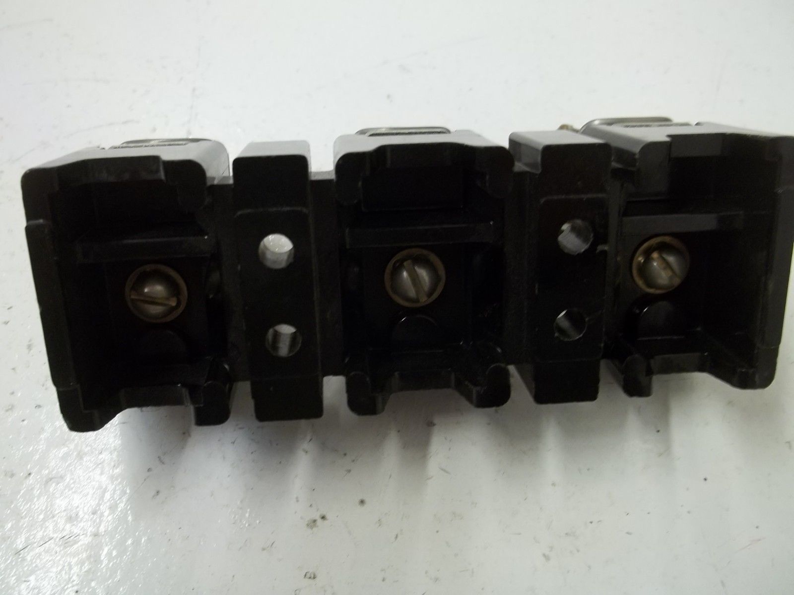 ALLEN BRADLEY 40023-415-02 FUSE BLOCK UNMP