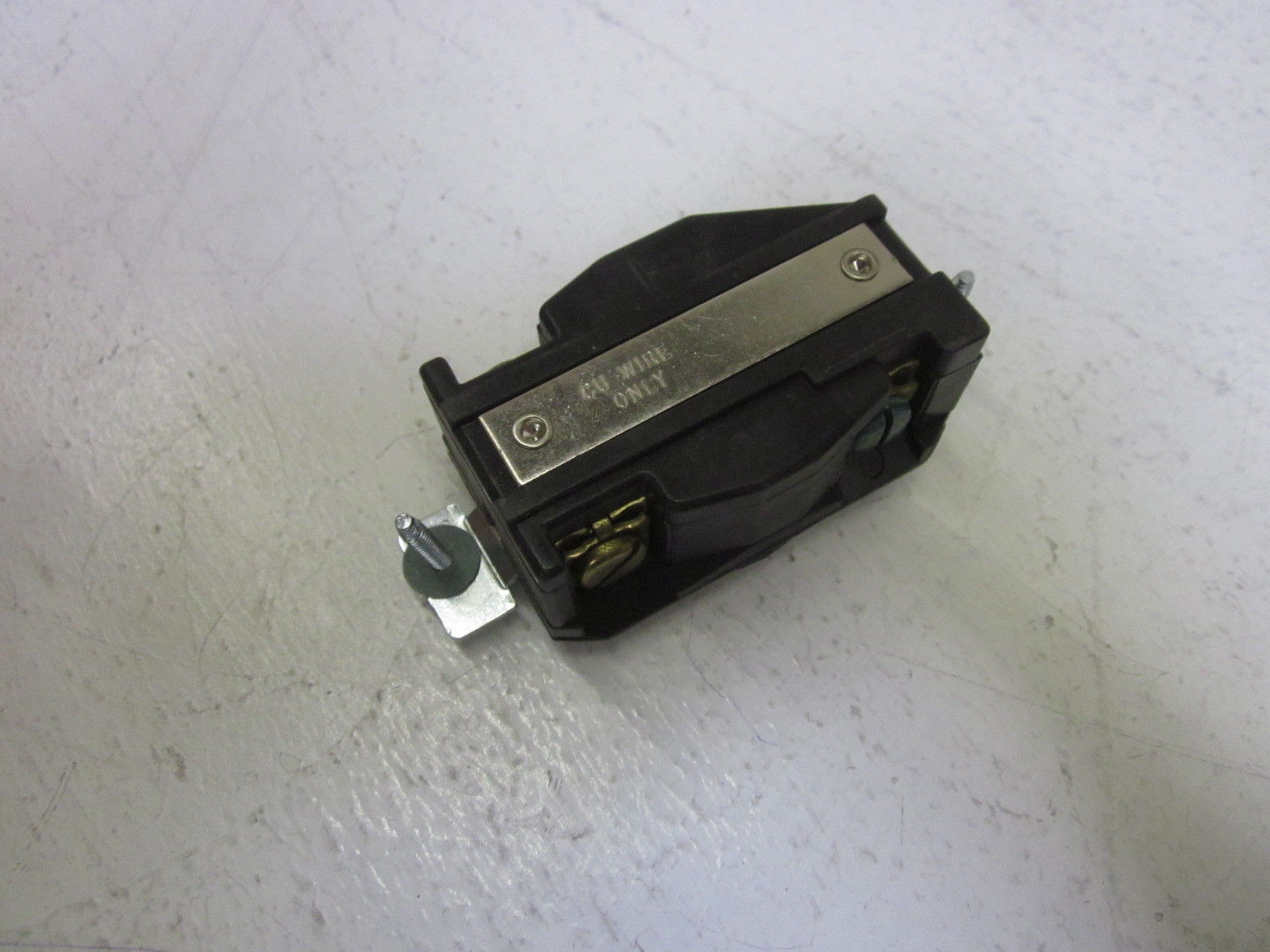 LOT OF 2 ARROW HART 6230 LOCKING RECEPTACLE 480VAC NSMP