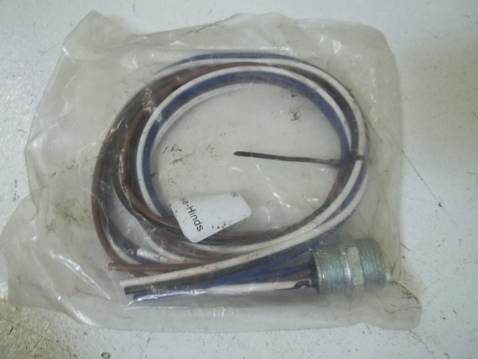 LOT OF 2 COOPER 5000110-410E MINI-LINE RECEPTACLE 4-P MALE 1 METERNSMP