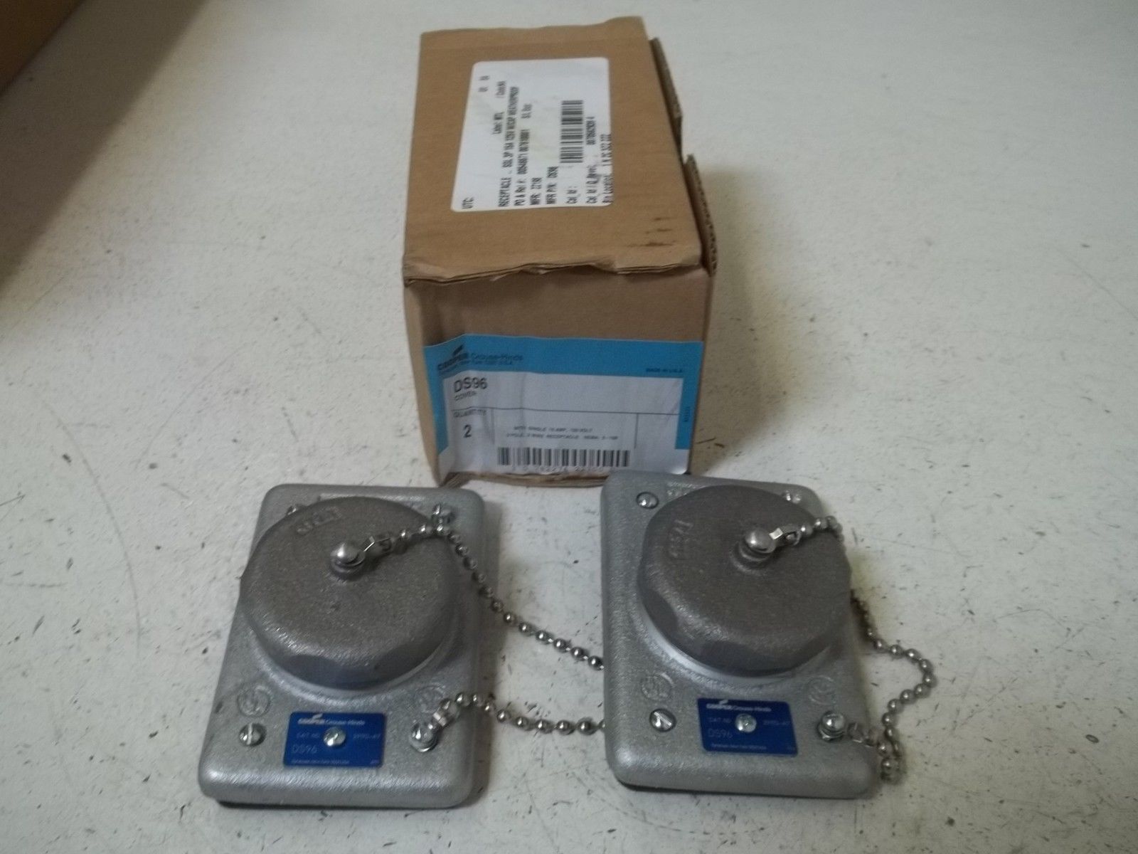 LOT OF 2 CROUSE-HINDS DS96 COVER NSMP