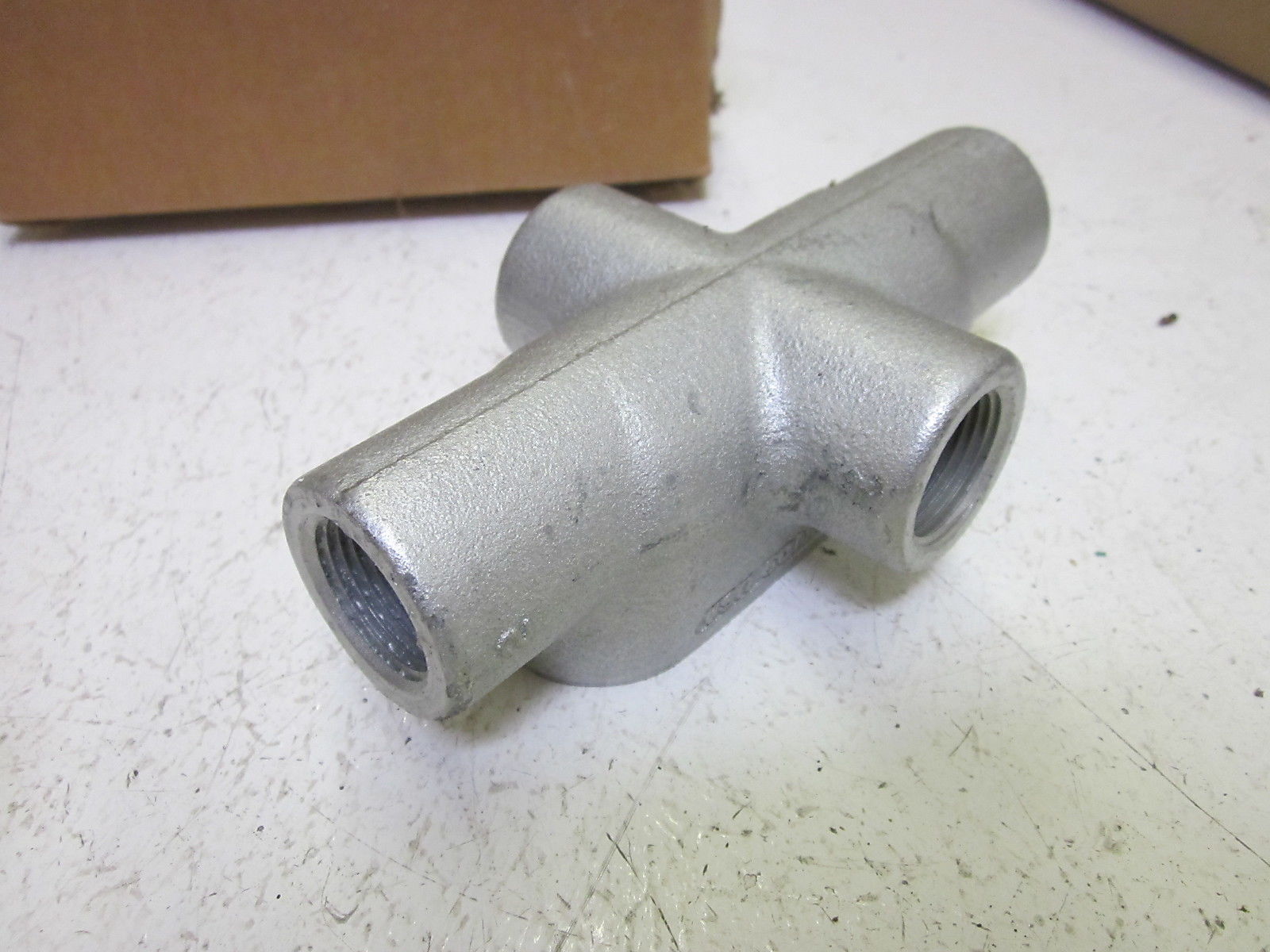CROUSE-HINDS CONDULET X27 CONDUIT OUTLET BODY PACKAGE OF 2