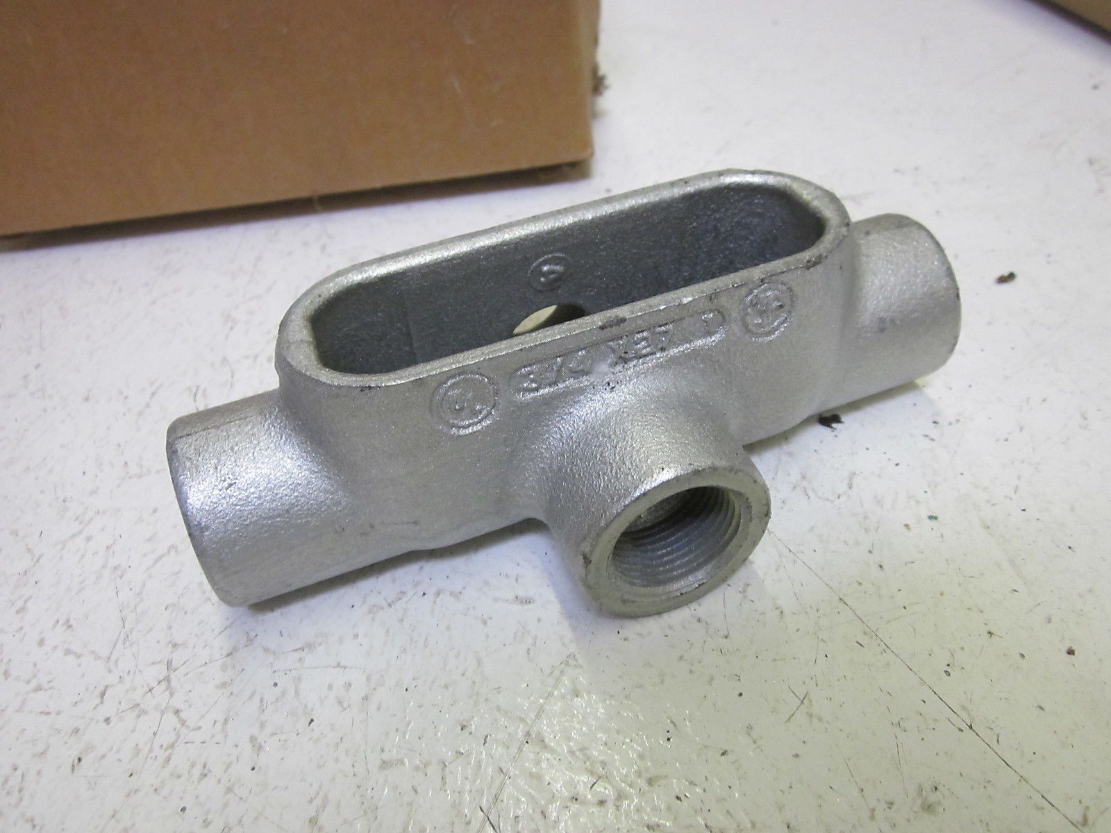 CROUSE-HINDS CONDULET X27 CONDUIT OUTLET BODY PACKAGE OF 2