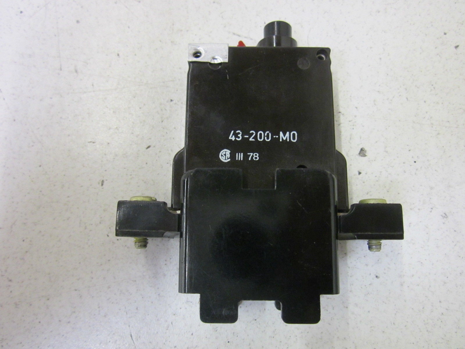 LOT OF 2 E-T-A MAGNETIC 43-200-MO A AMP 65V NSNP