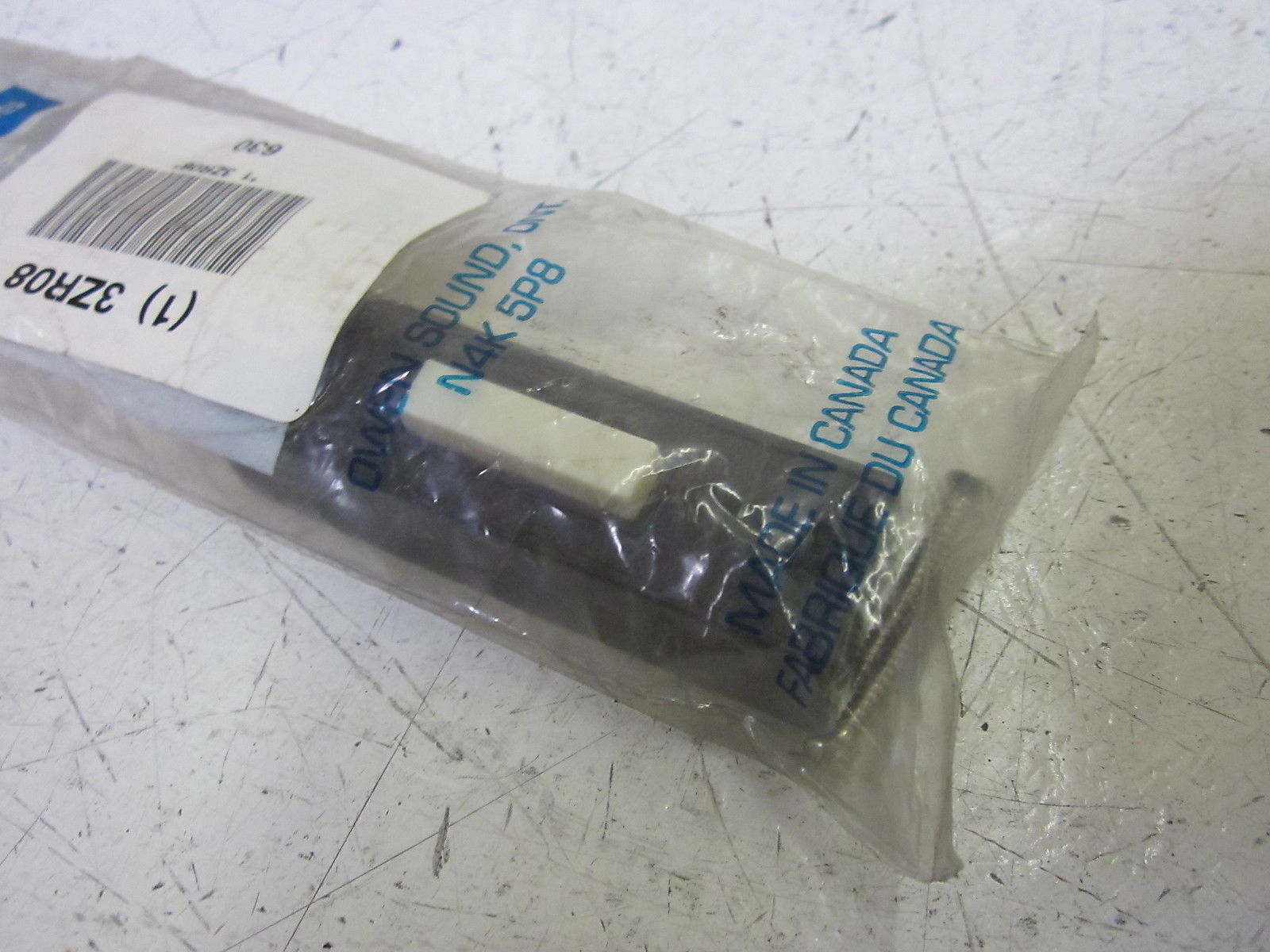 LOT OF 2 EDWARDS 3ZR08 PUSH BUTTON NSMP