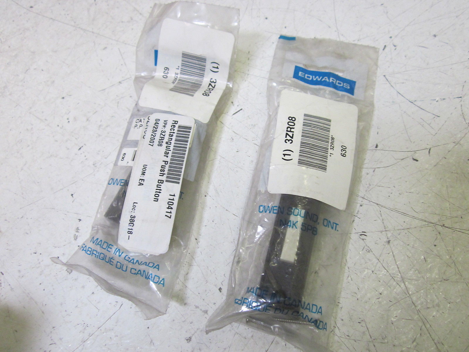 LOT OF 2 EDWARDS 3ZR08 PUSH BUTTON NSMP
