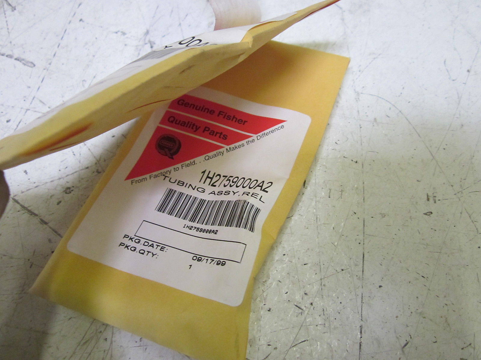 LOT OF 2 FISHER 1H2759000A2 TUBING NSMP