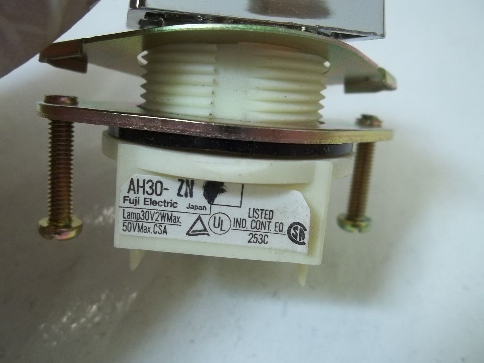 LOT OF 2 FUJI ELECTRIC AH30-ZN COMMAND SWITCH NSMP