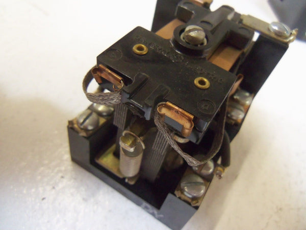 LOT OF 2 GENERAL ELECTRIC CONTROL RELAY CR2790E100CA UNMP
