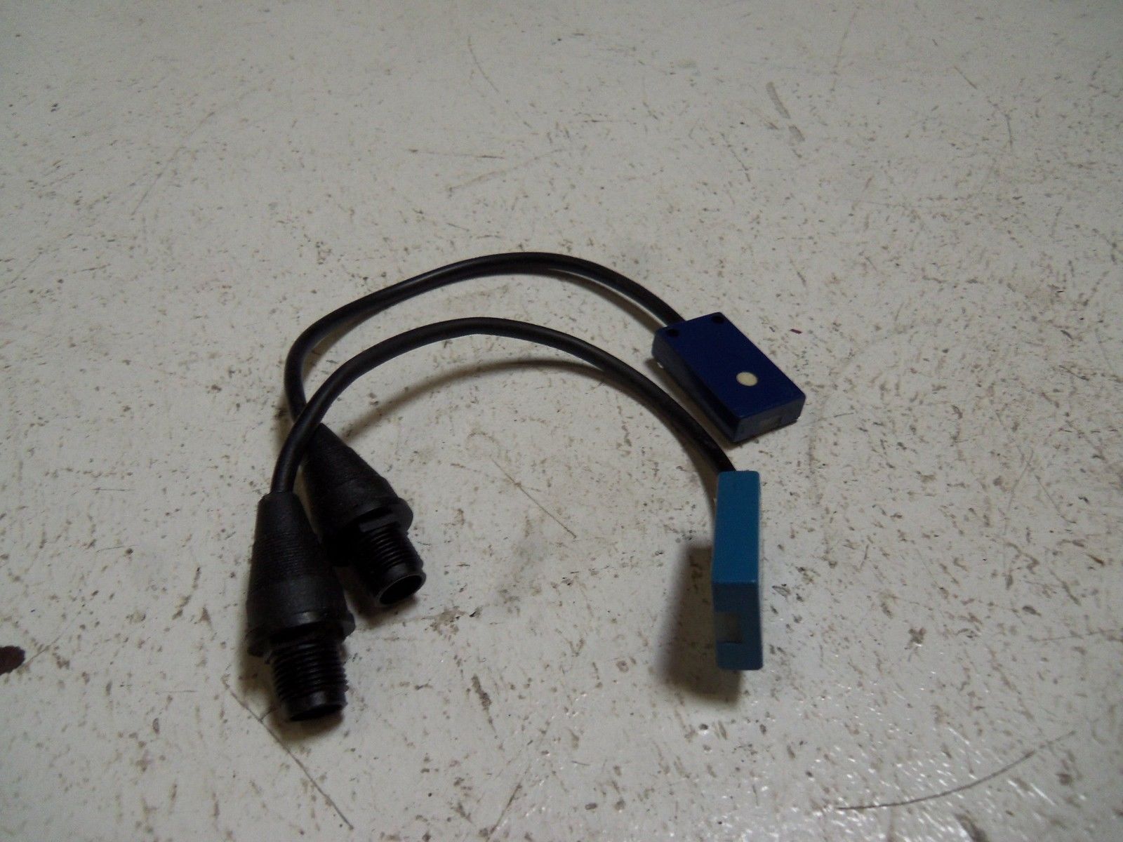 LOT OF 2 HYDEPARK SM380A-208-00FP NSMP