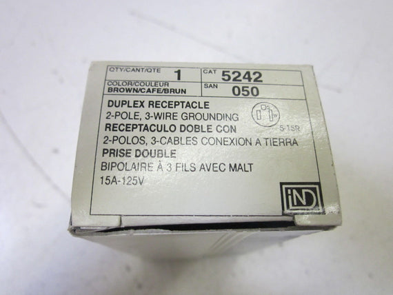 LOT OF 2 LEVITON 5242 DUPLEX RECEPTACLE *NEW IN BOX*