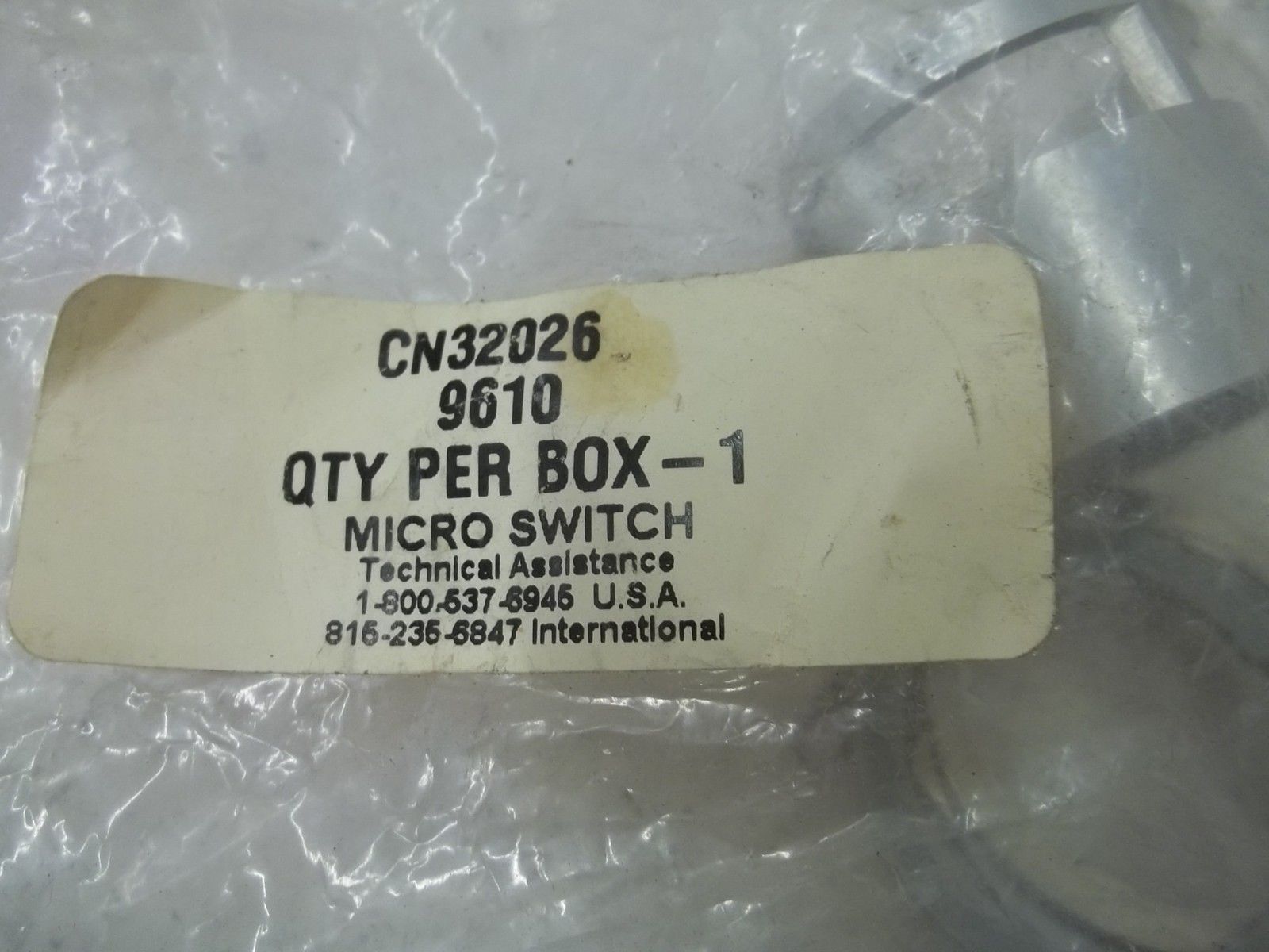 LOT OF 2 MICROSWITCH CN32026 EXTENDED SWITCH BEZEL W/NUT W/WASHERNSMP