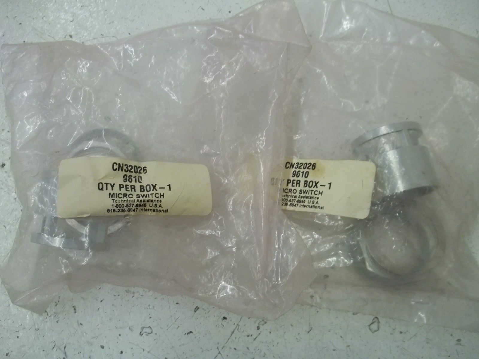 LOT OF 2 MICROSWITCH CN32026 EXTENDED SWITCH BEZEL W/NUT W/WASHERNSMP