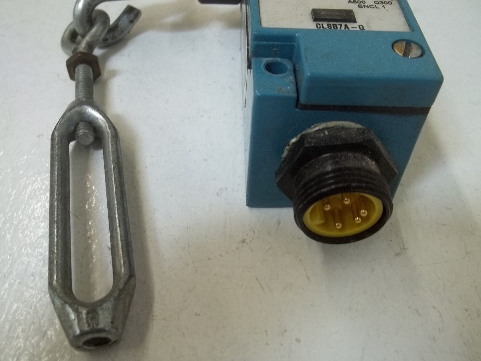 LOT OF 2 MICROSWITCH CLSB7A-G (AS PICTURED) UNMP