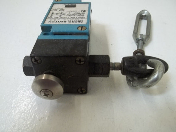 LOT OF 2 MICROSWITCH CLSB7A-G (AS PICTURED) *USED*