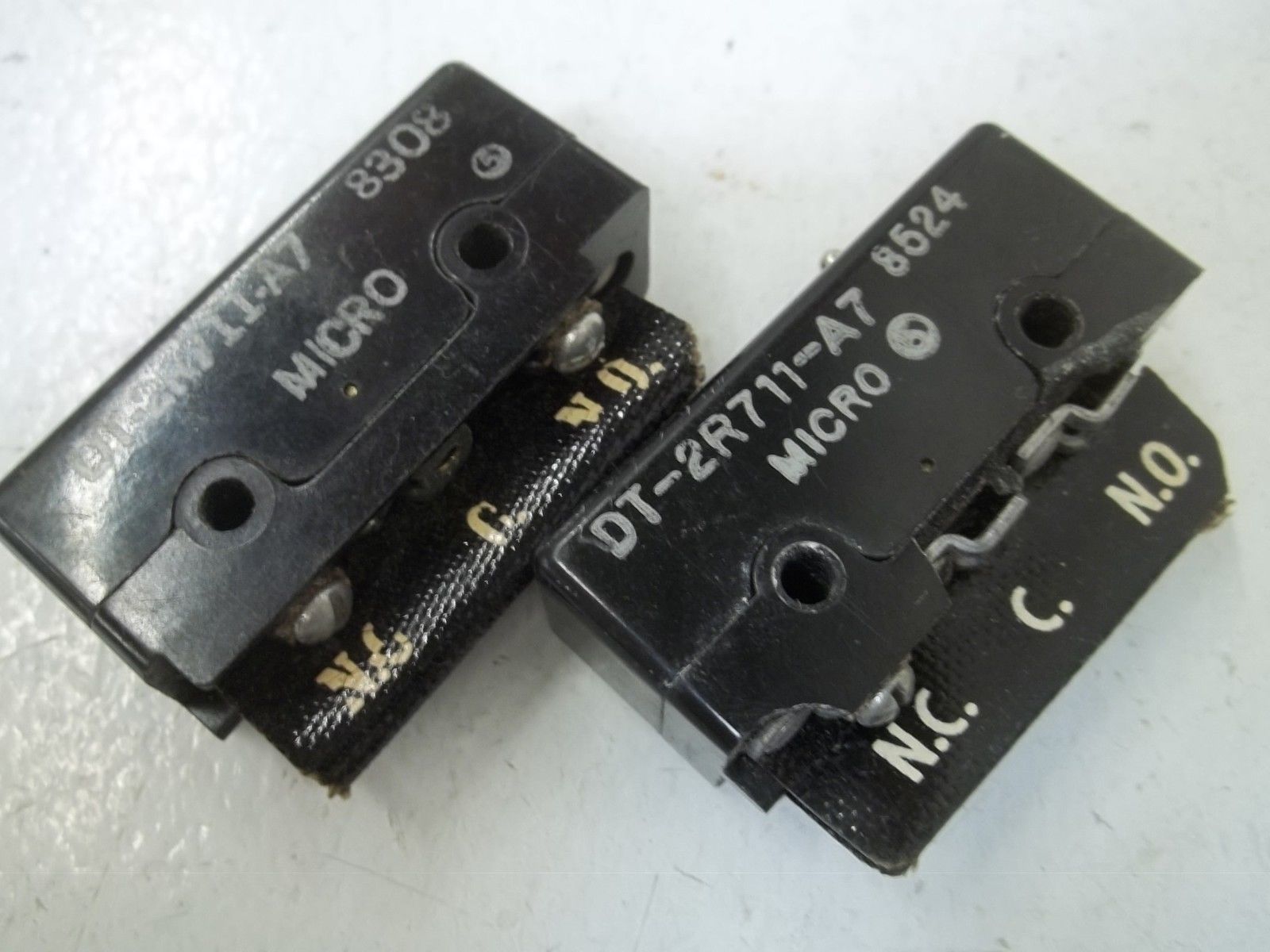 MICRO SWITCH DT-2R711-A7 LIMIT SWITCH UNMP