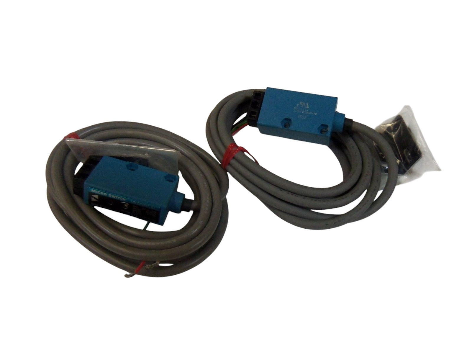 LOT OF 2 MICROSWITCH FE7C-FRC6-M NSNP