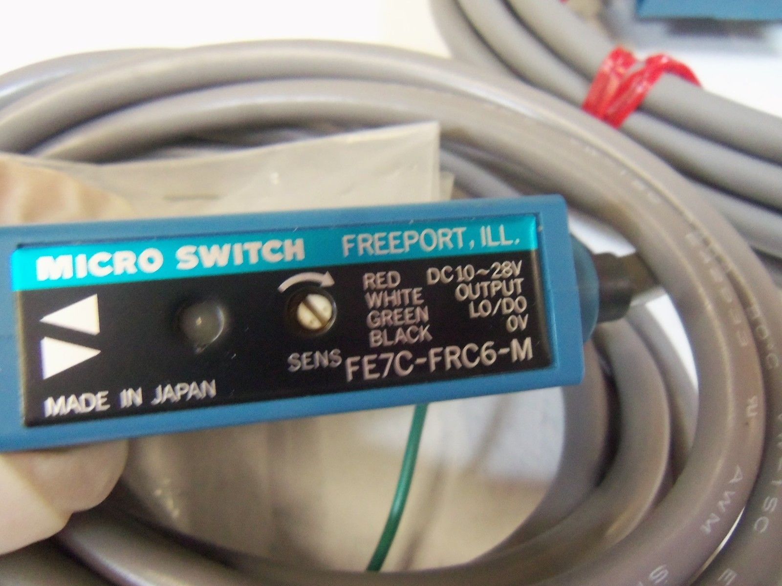 LOT OF 2 MICROSWITCH FE7C-FRC6-M NSNP