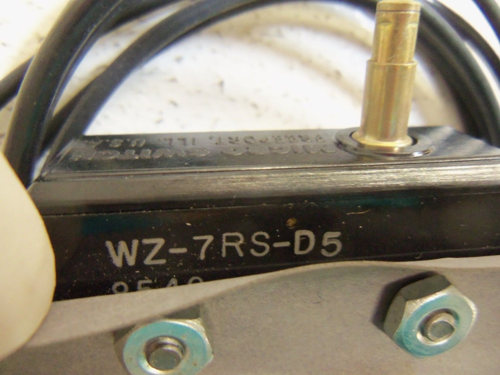 LOT OF 2 MICROSWITCH WZ-7RS-D5 UNMP