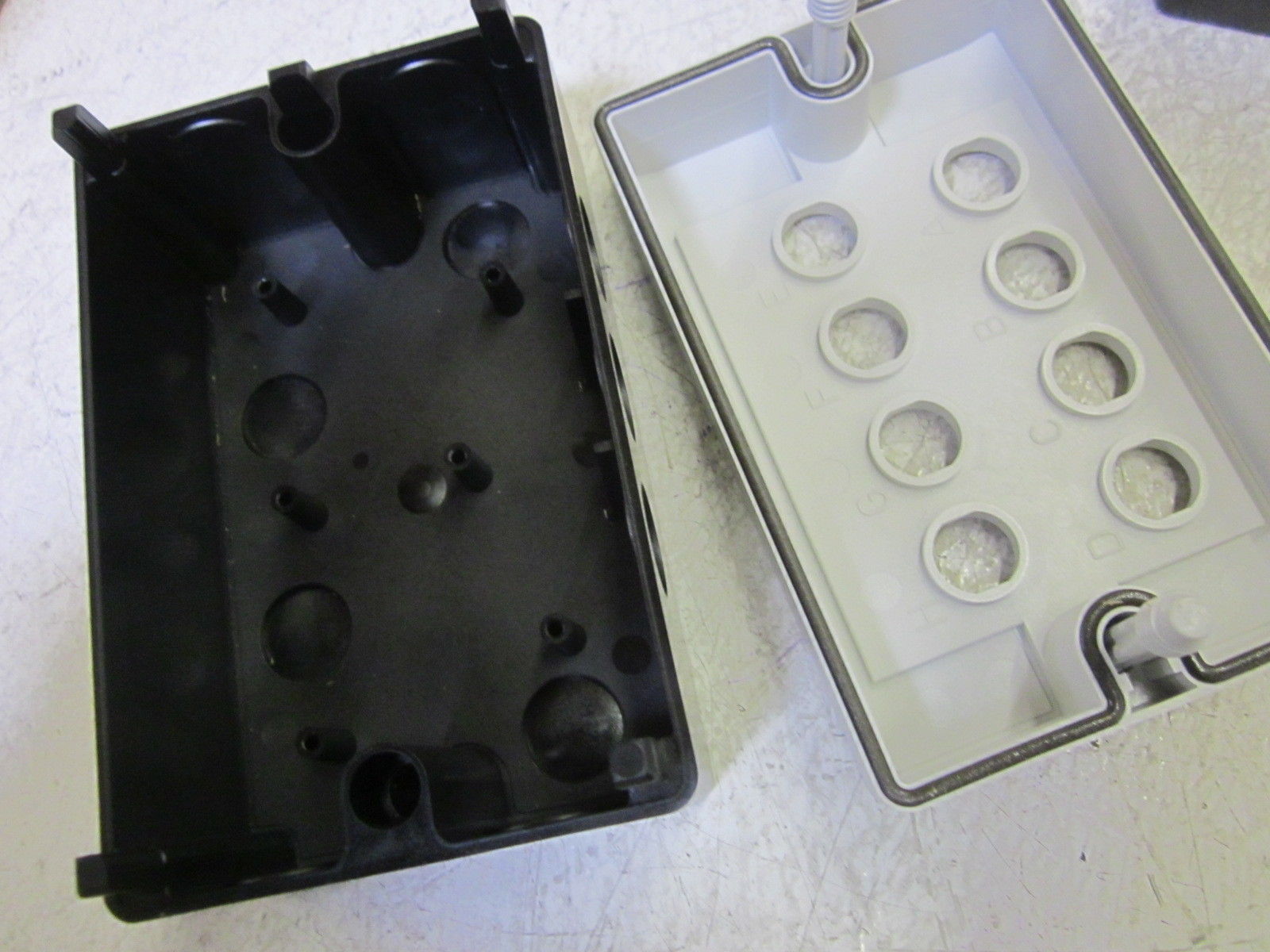LOT OF 2 MOELLER I8 PUSH BUTTON ENCLOSURE NSMP