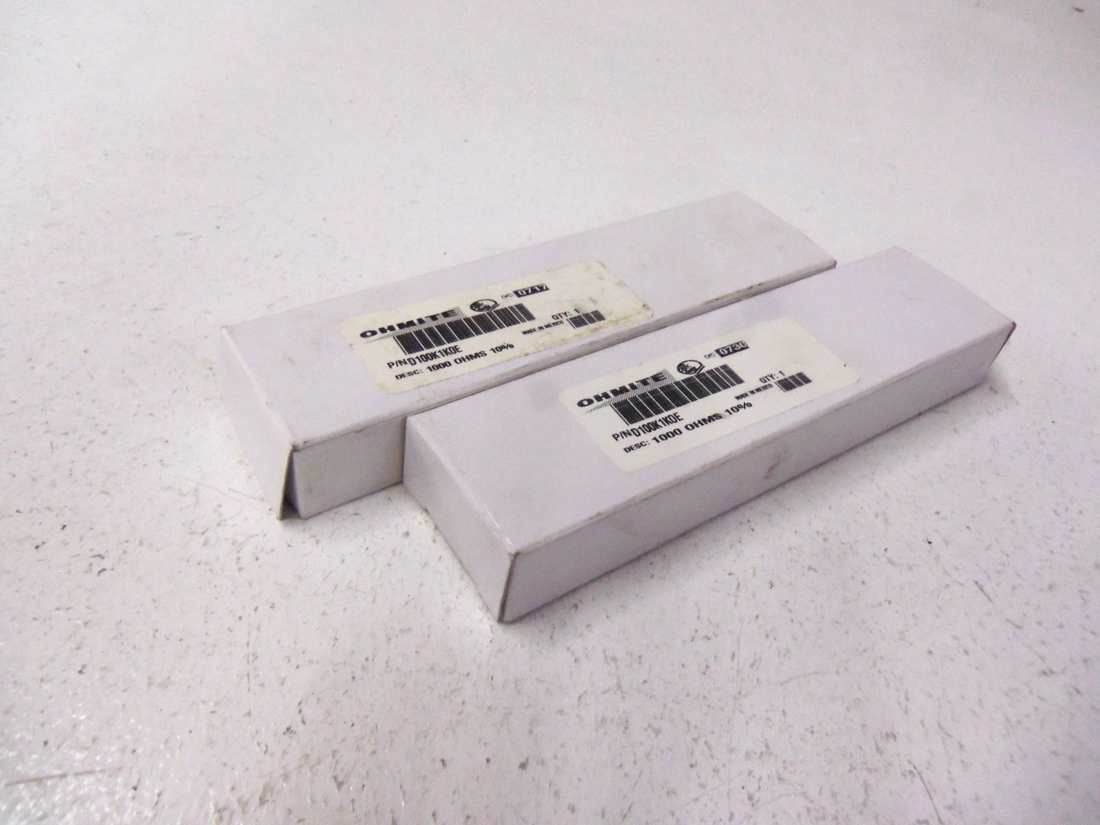 LOT OF 2 OHMITE RESISTOR D100K1K0E NSMP