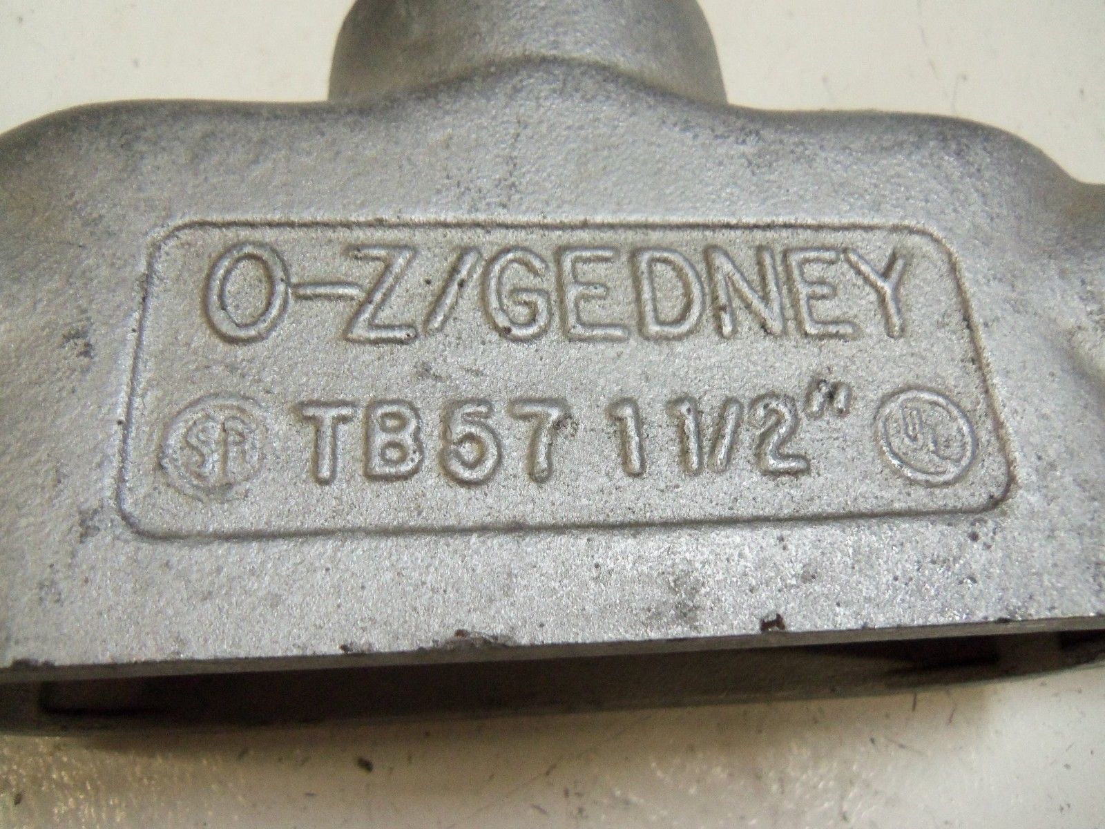 OZ/GEDNEY TB57 CONDUIT OUTLET BODY (PKG OF 2) NSMP
