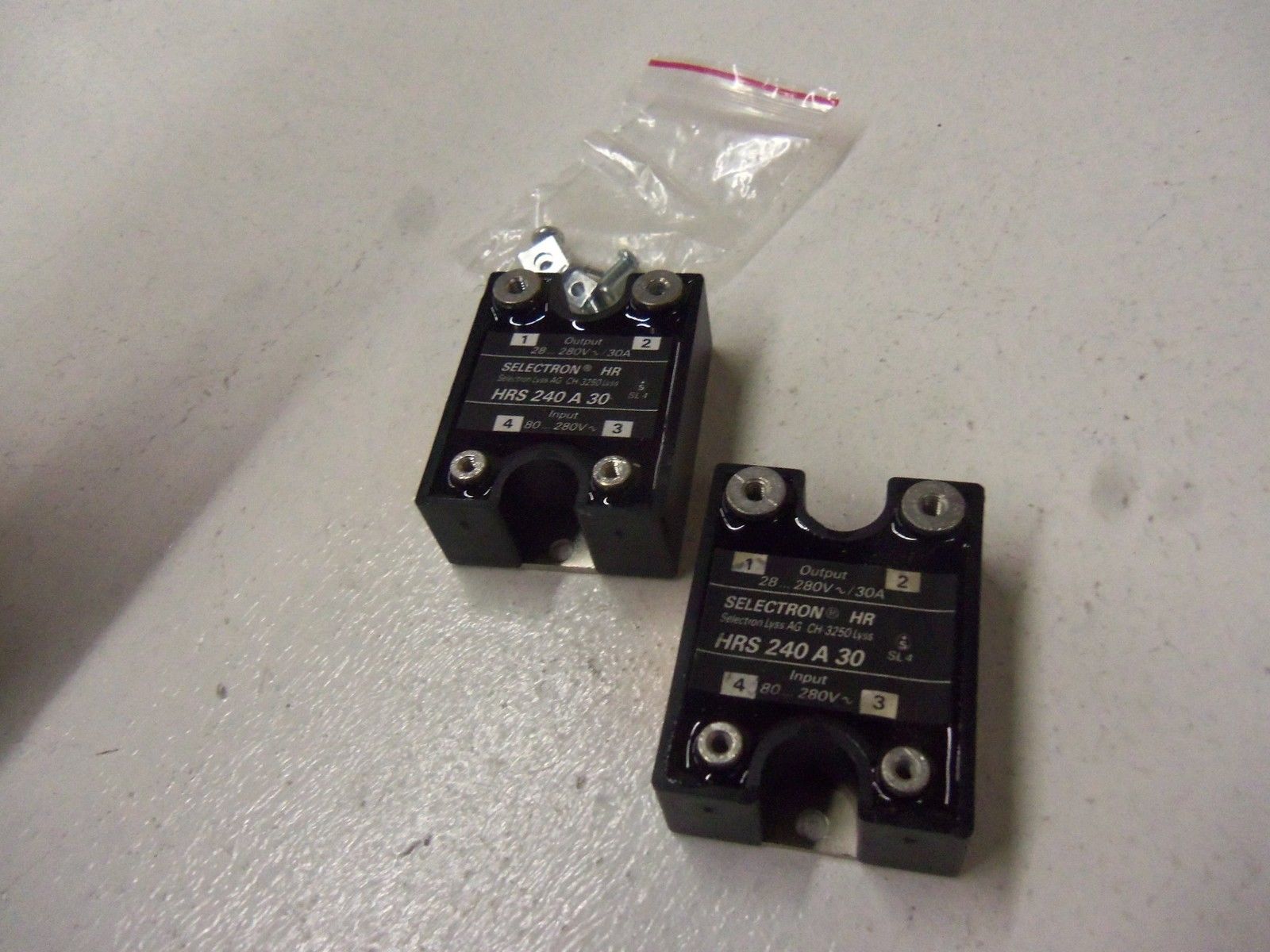 LOT OF 2 SELECTRON HRS 240 A 30 NSNP