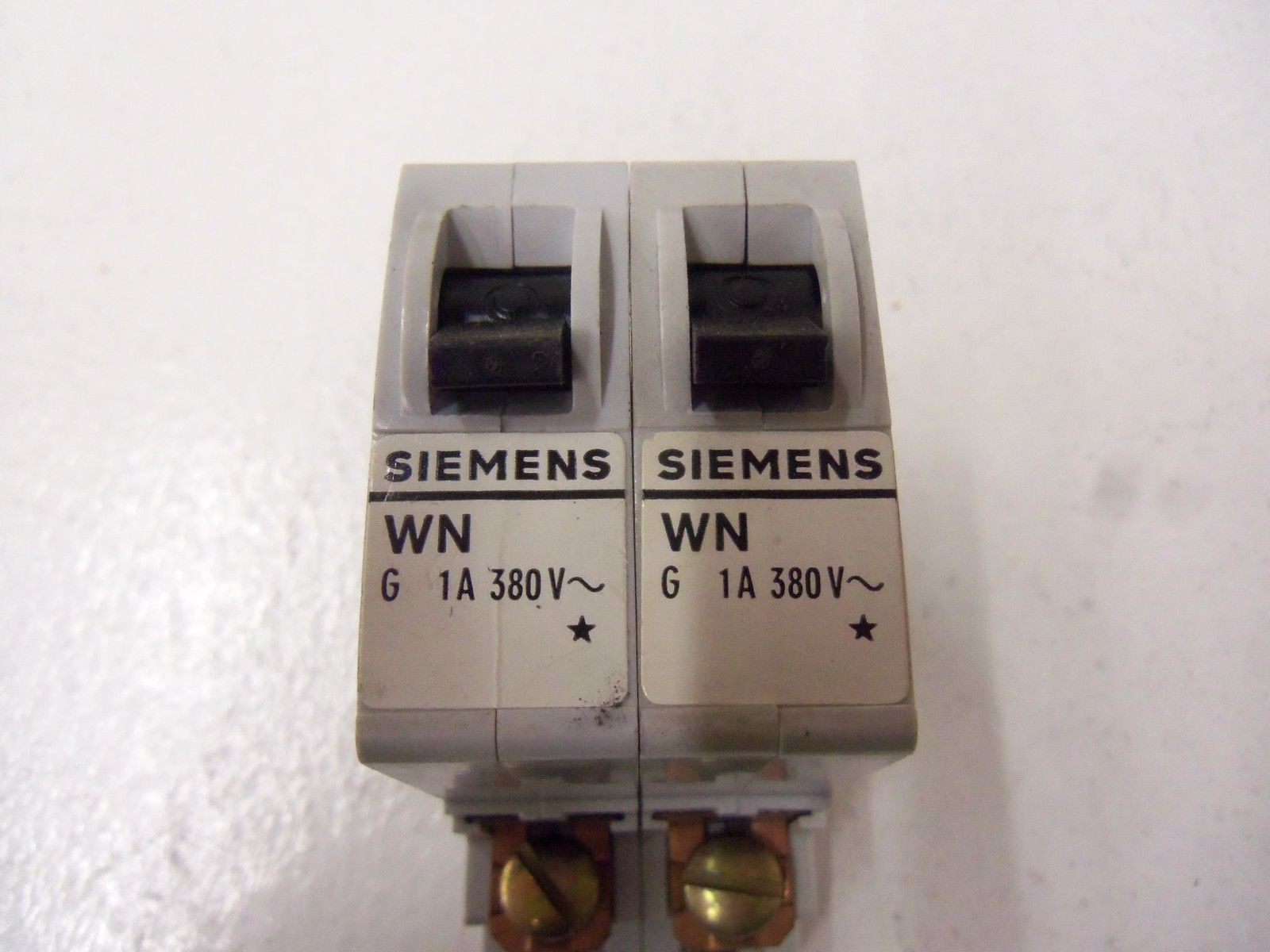 LOT OF 2 SIEMENS WN-G1A 380V UNMP