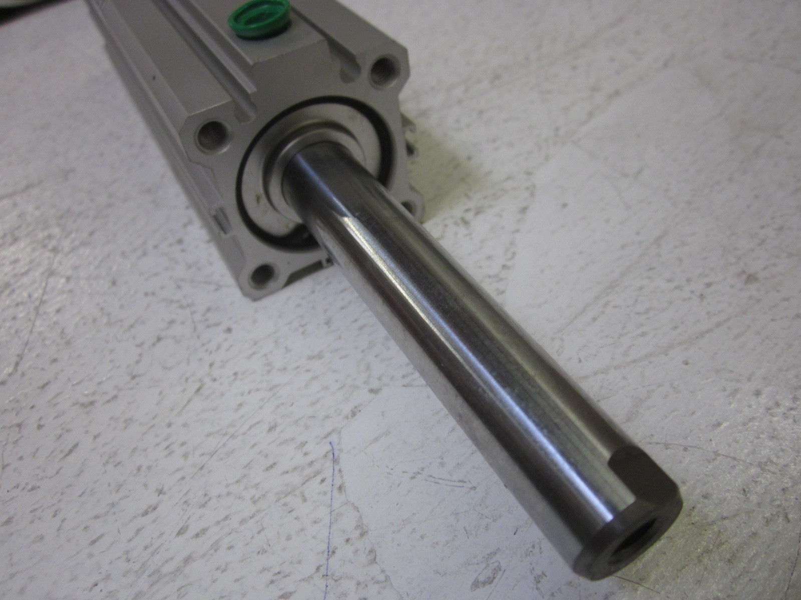 LOT OF 2 SMC CDQ2WA32-80-DA AIR CYLINDER NSNP