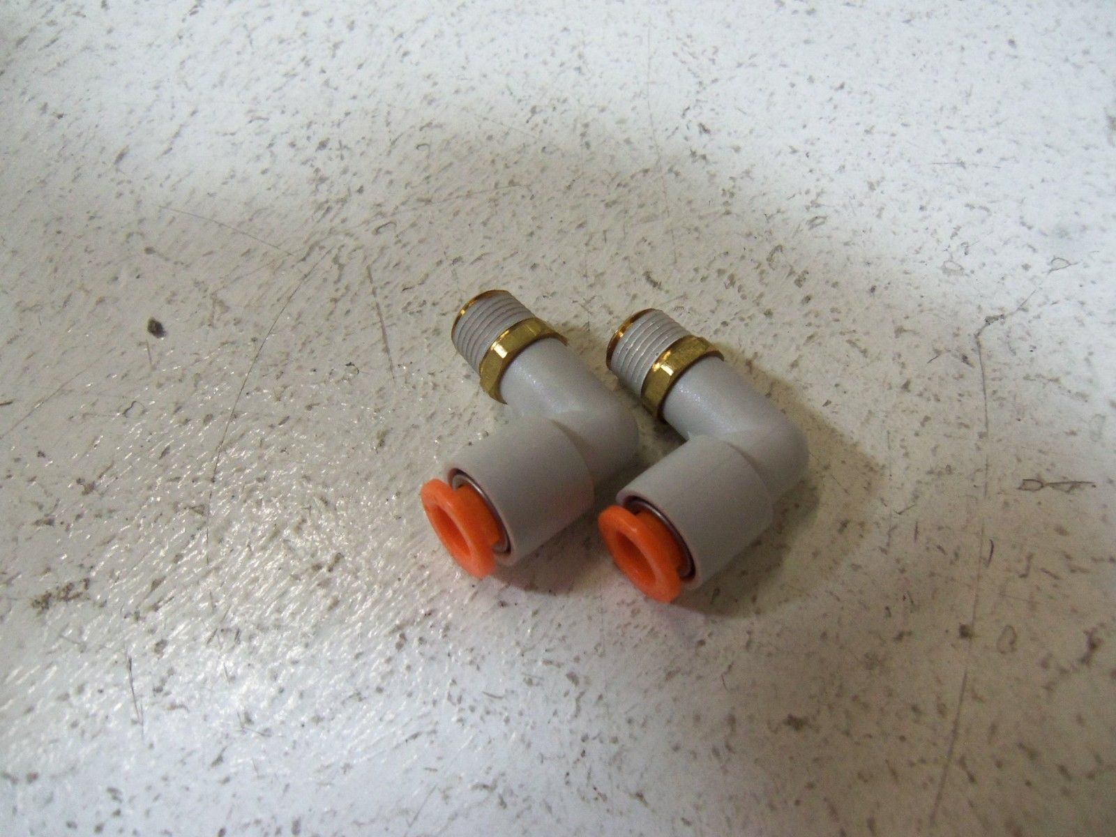 LOT OF 2 SMC FITTING KQ2-L07-34S NSNP