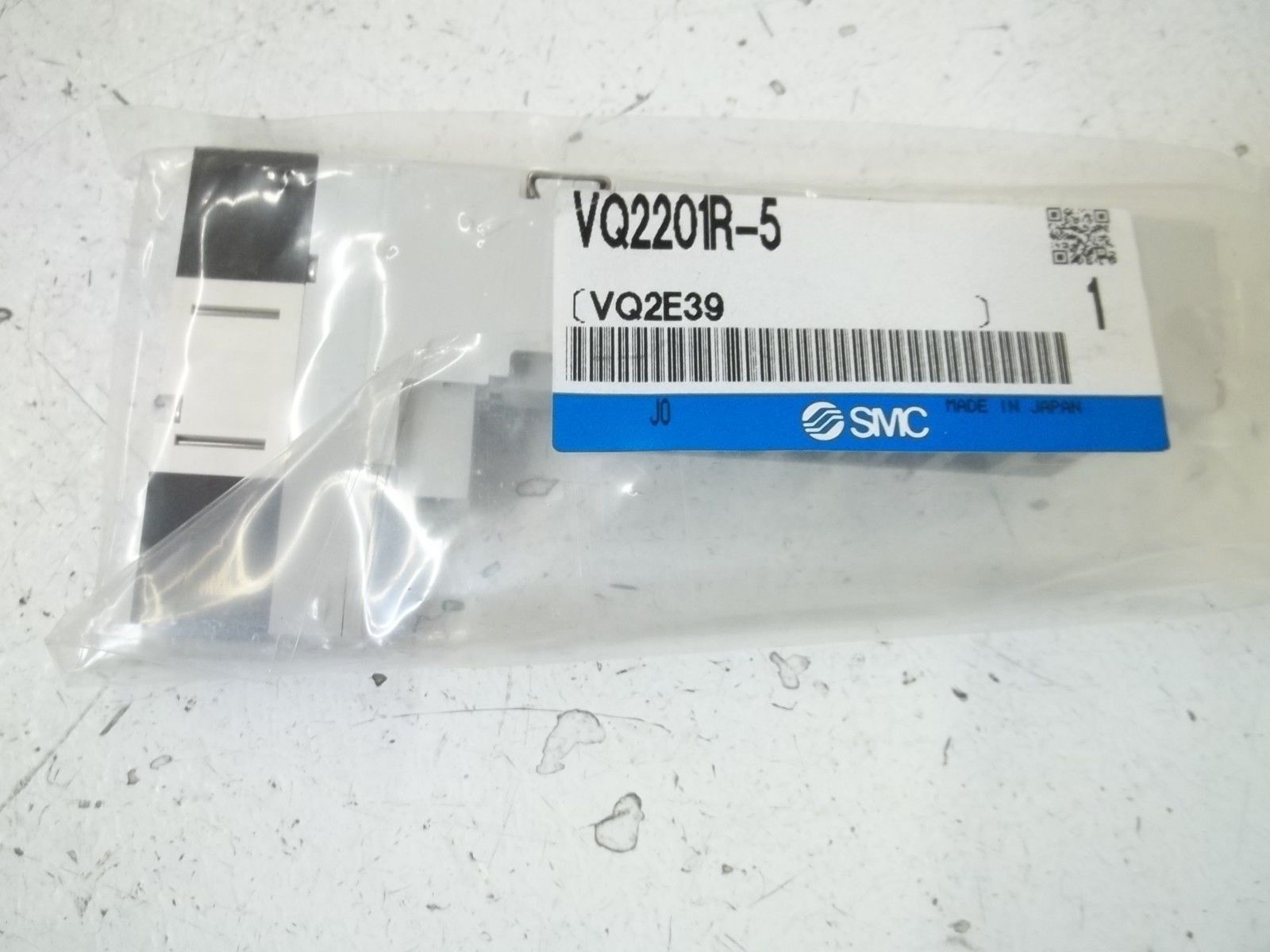 LOT OF 2 SMC VQ2201R-5 SOLENOID MANIFOLD NSMP
