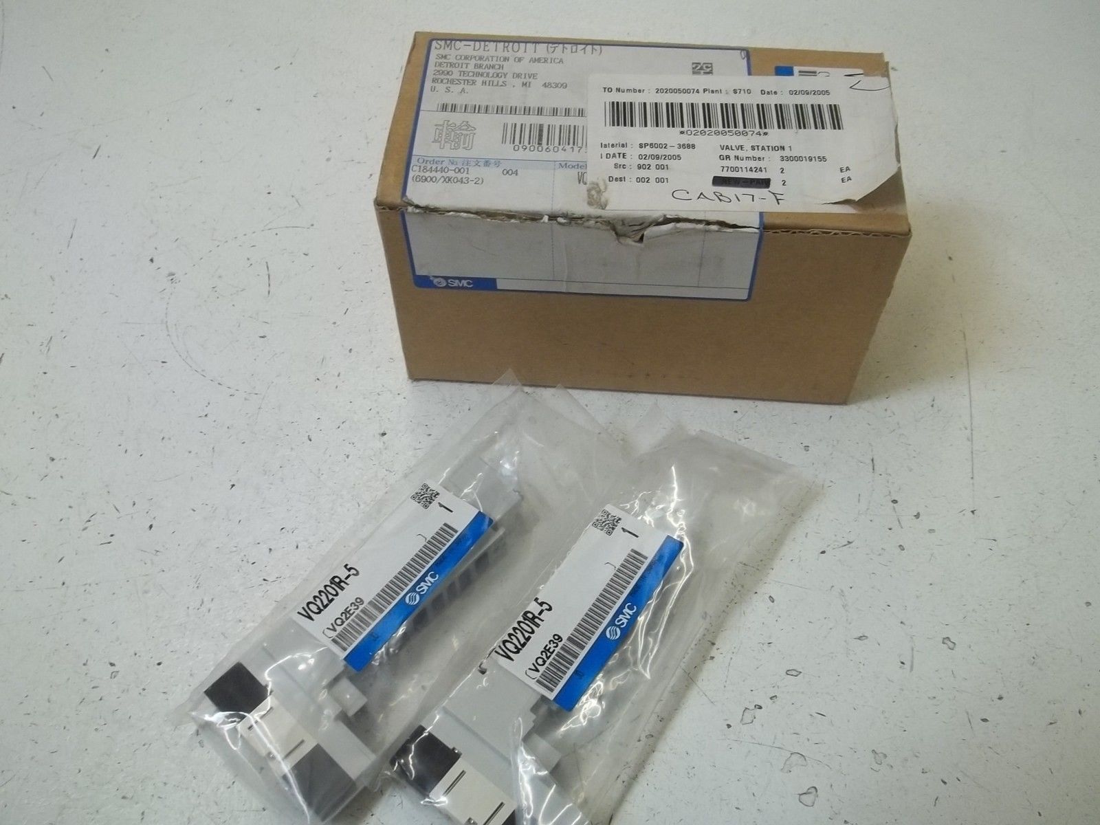 LOT OF 2 SMC VQ2201R-5 SOLENOID MANIFOLD NSMP