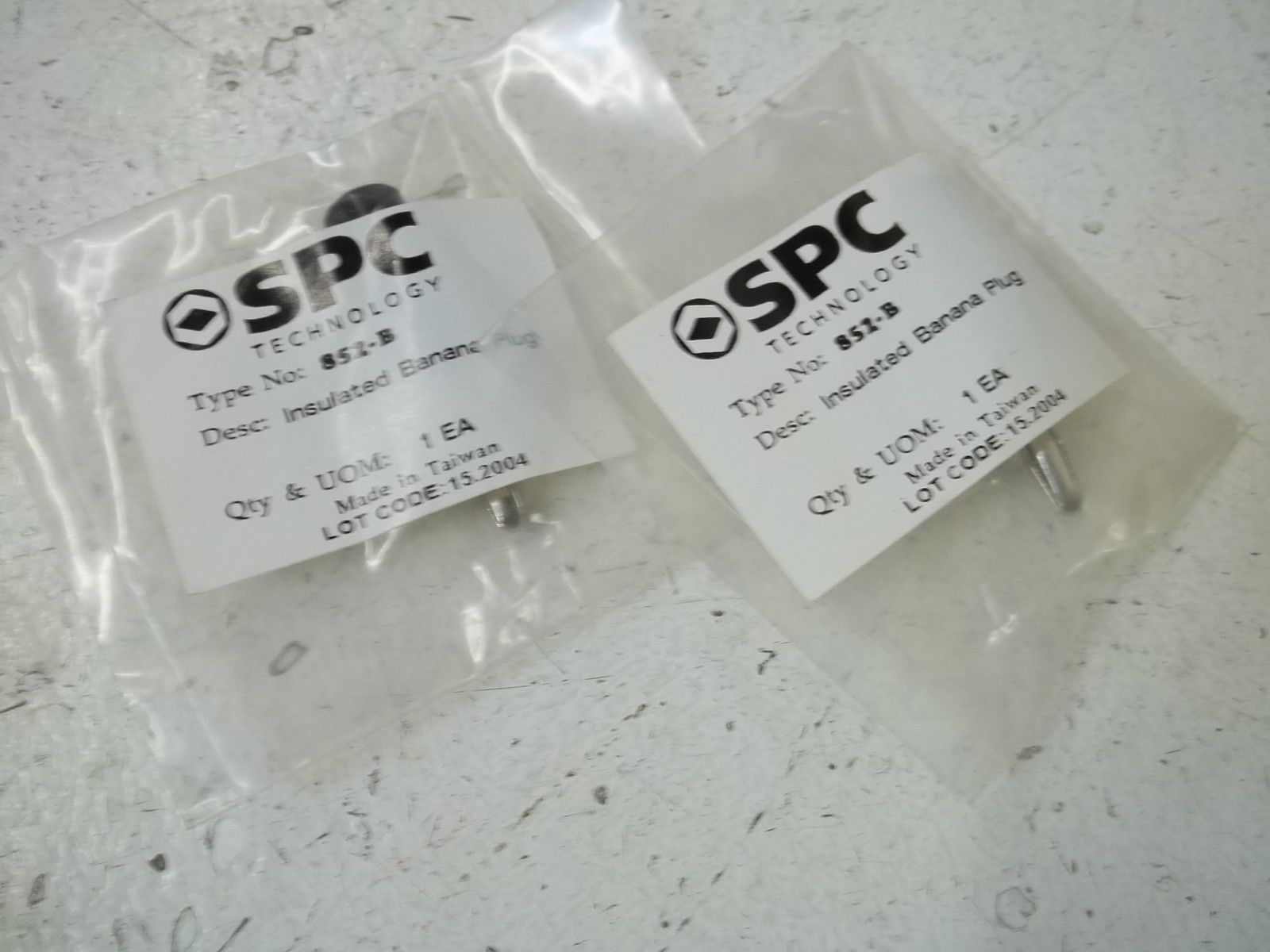 LOT OF 2 SPC 852-B INSULATED BANANA PLUG NSMP