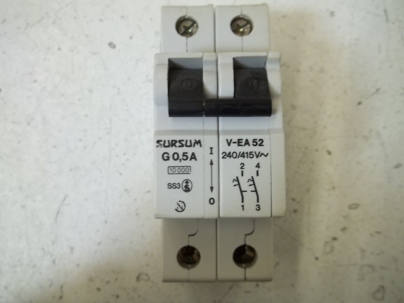 LOT OF 2  SURSUM V-EA52-G0,5A CIRCUIT BREAKER NSNP