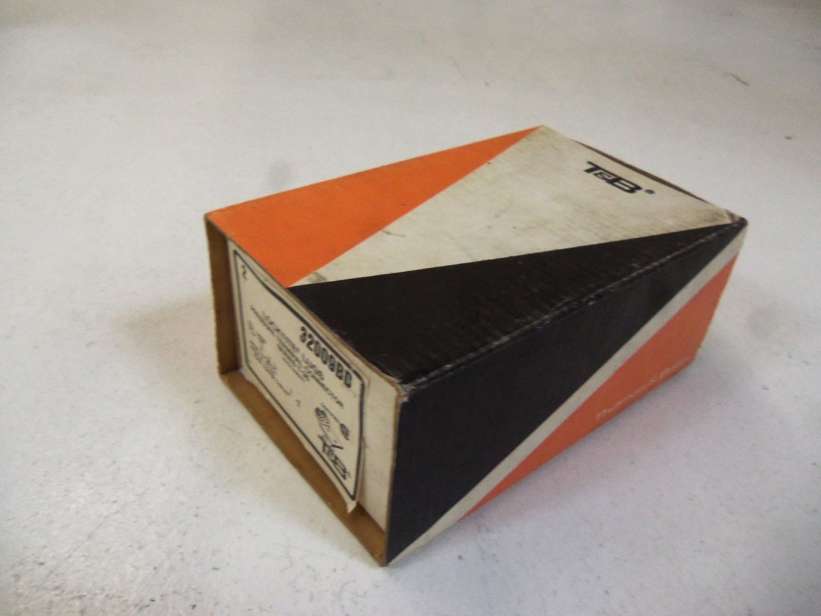 LOT OF 2 THOMAS & BETTS 32009BD PRESSURE TERMINAL CONNECTOR NSMP