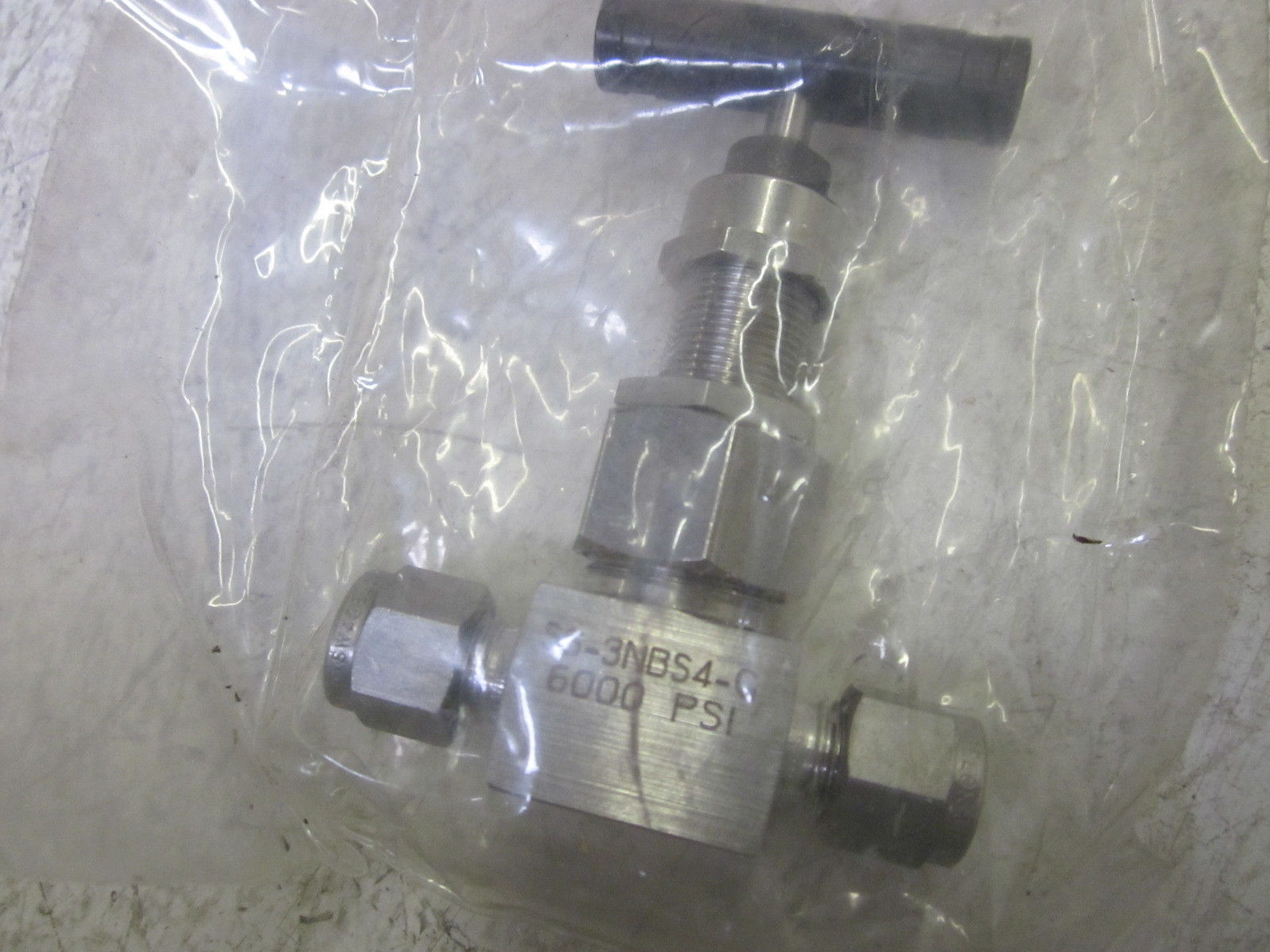 LOT OF 2 WHITEY SS-3NBS4-G VALVE  NSMP