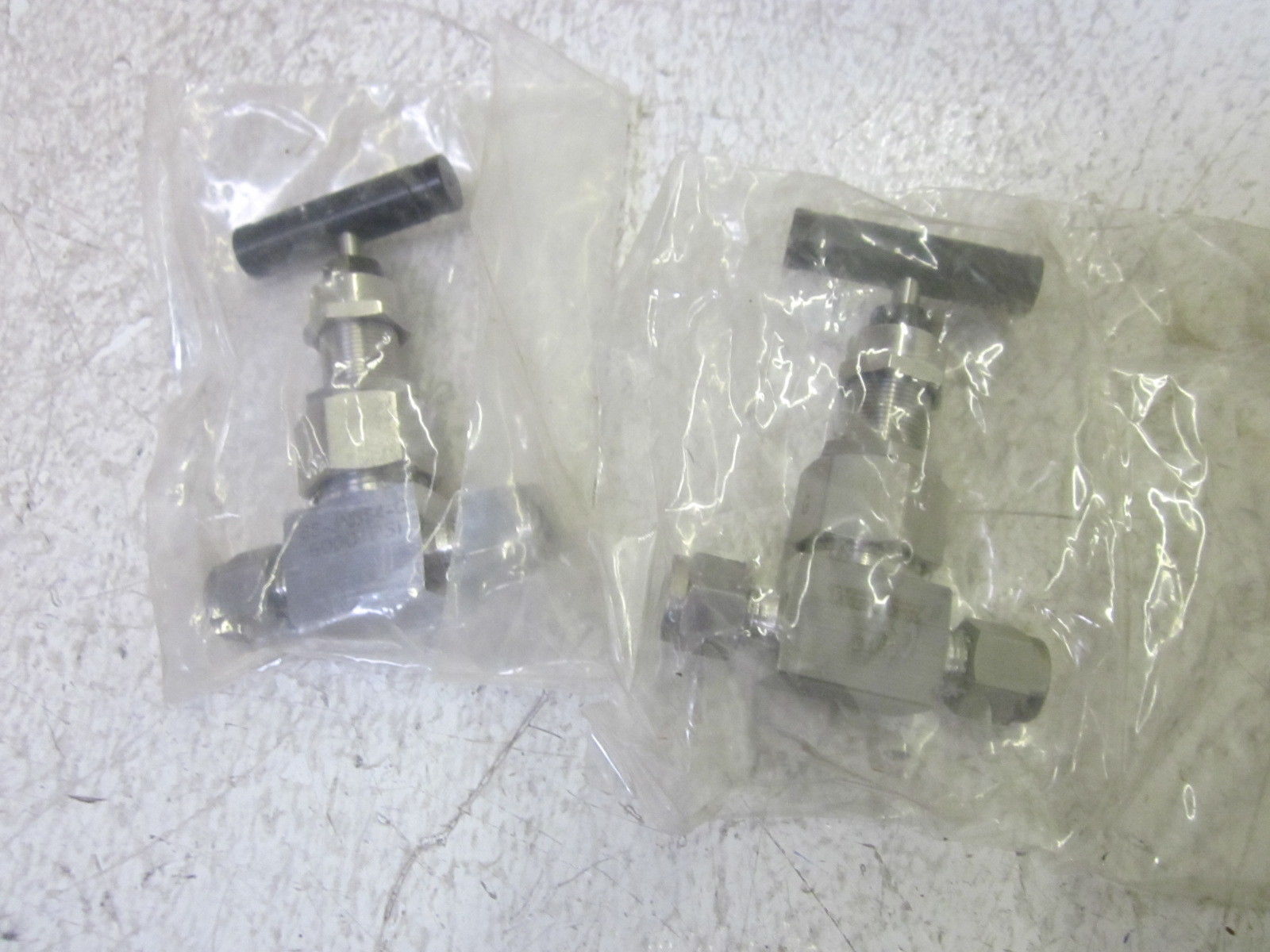 LOT OF 2 WHITEY SS-3NBS4-G VALVE  NSMP