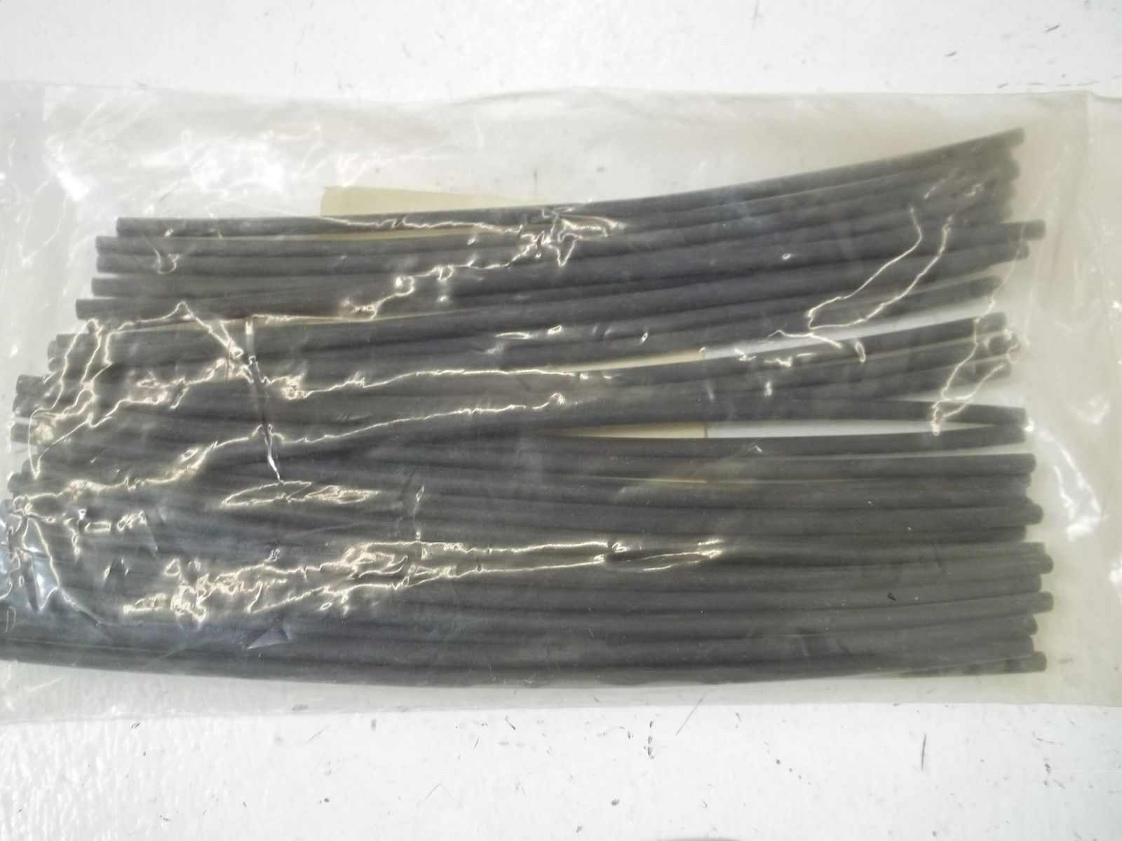 LOT OF 32 SPC TECHNOLOGY FPS-006-6032-BLK HEAT SHRINK 3/32" BK 6" NSMP