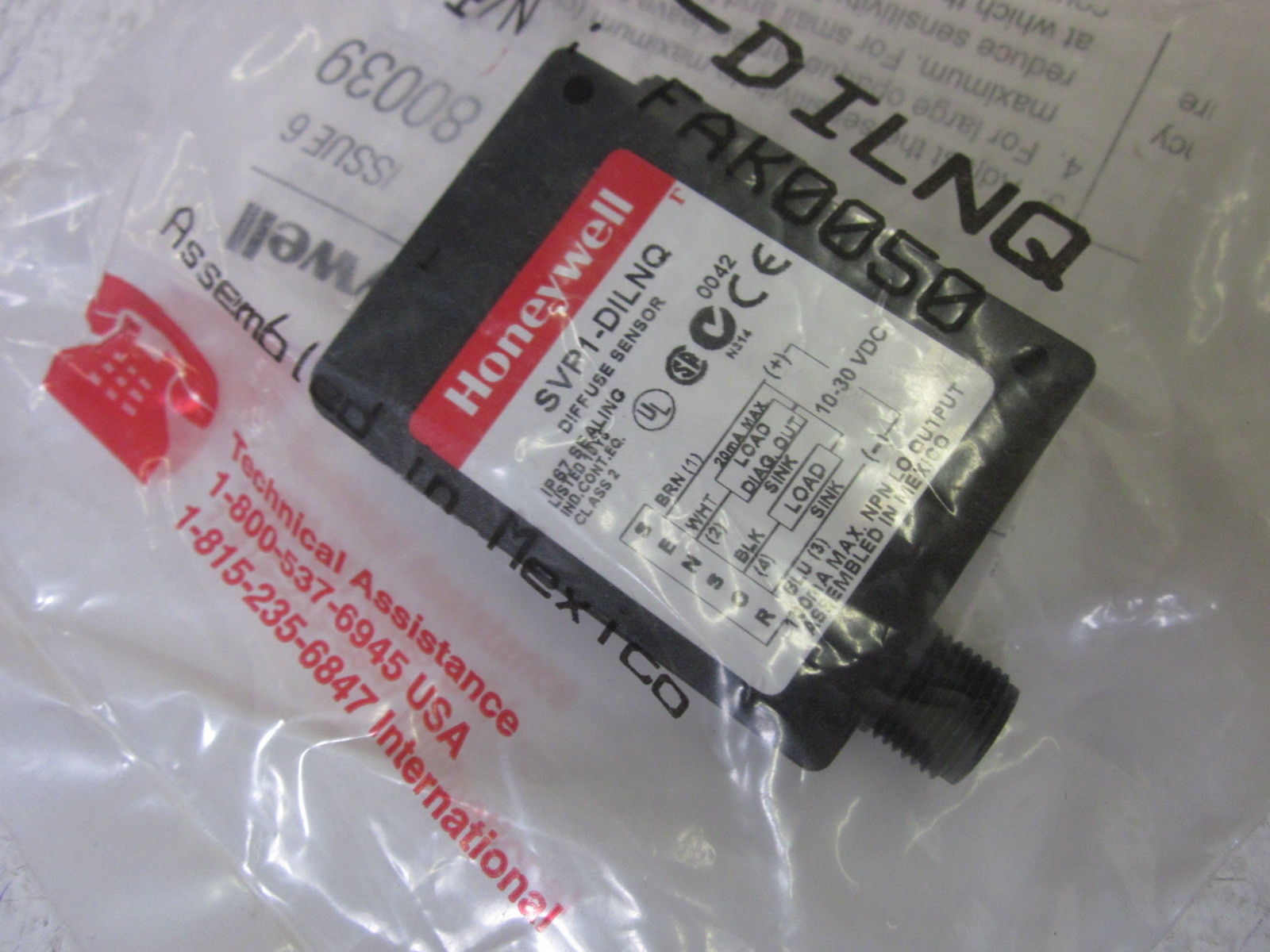 LOT OF 33 HONEYWELL SVP1-DILNQ DIFFUSE SENSOR  NSMP