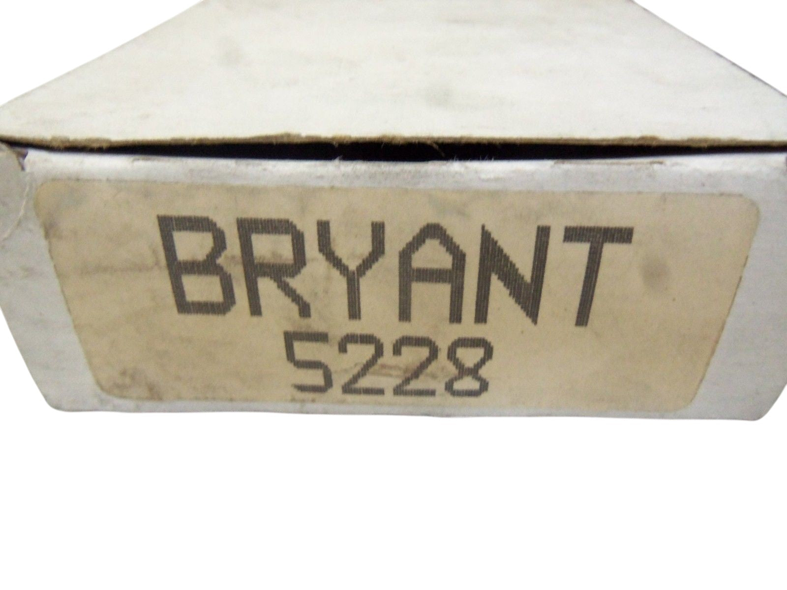 BRYANT 5228 (PACKAGE OF 3) NSMP