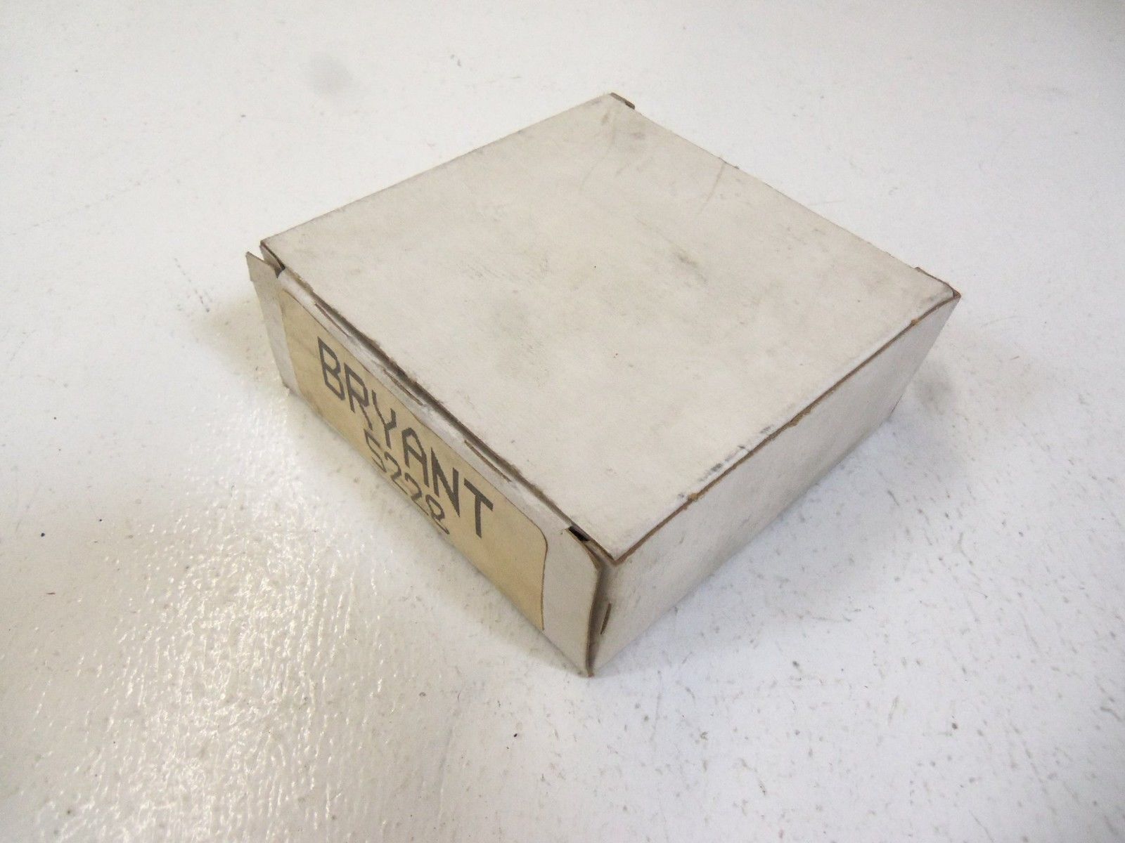 BRYANT 5228 (PACKAGE OF 3) NSMP
