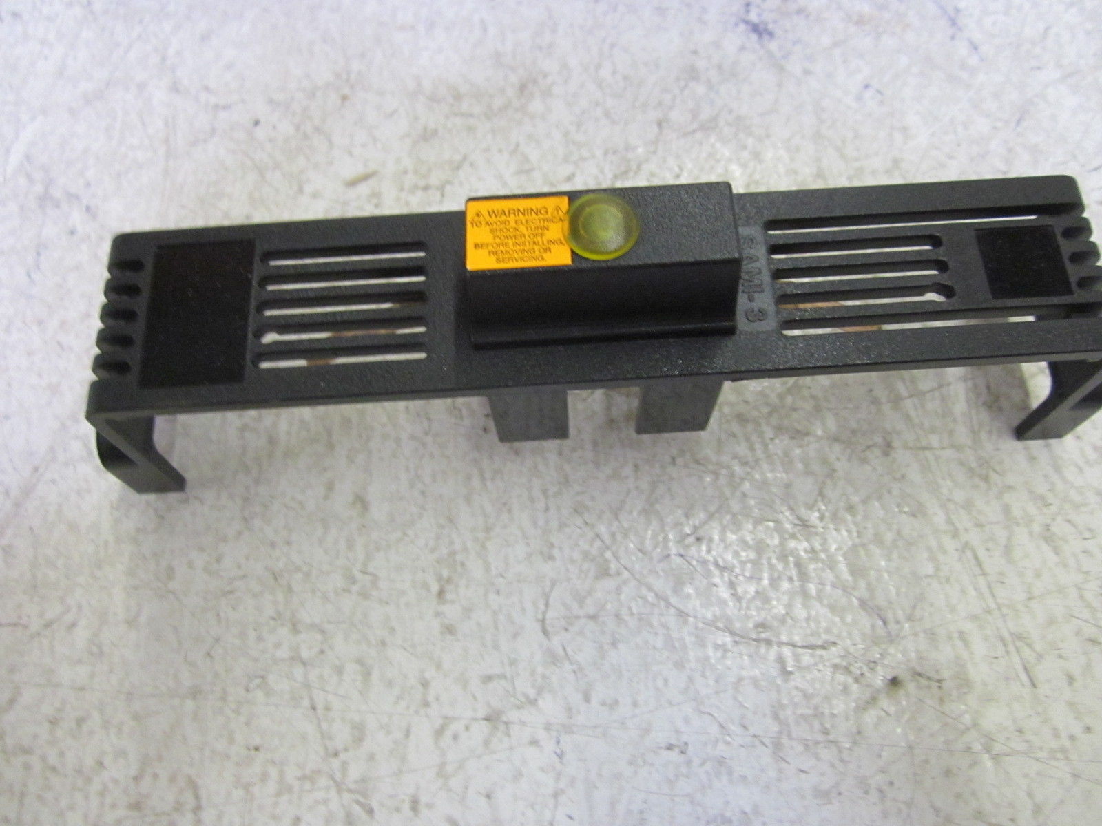 LOT OF 3 BUSSMAN SAM1-31 COVER INDICATING FUSE HOLDER 600V NSMP