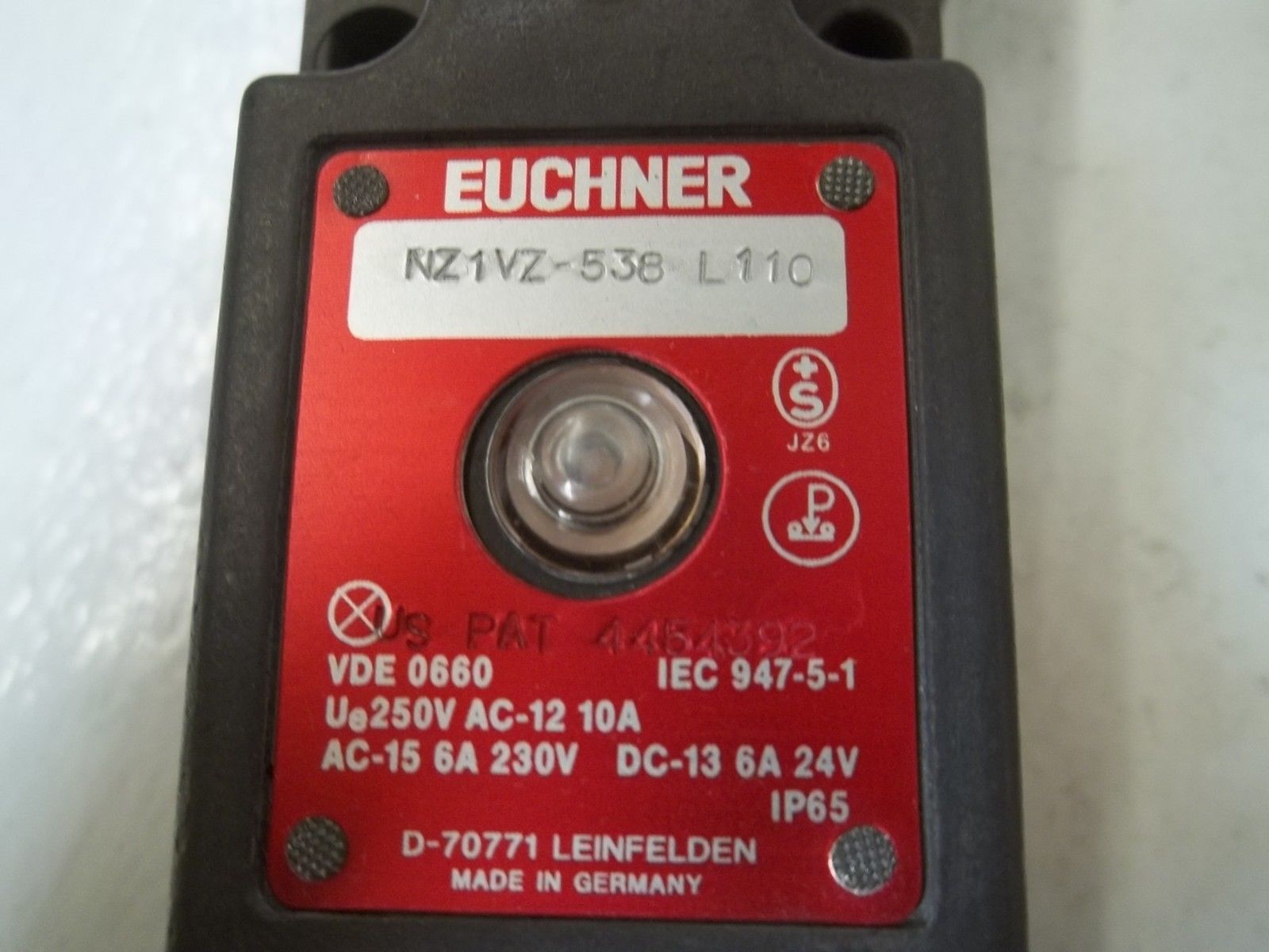 LOT OF 3 EUCHNER NZ1VZ-538L110 LIMIT SWITCH NSNP