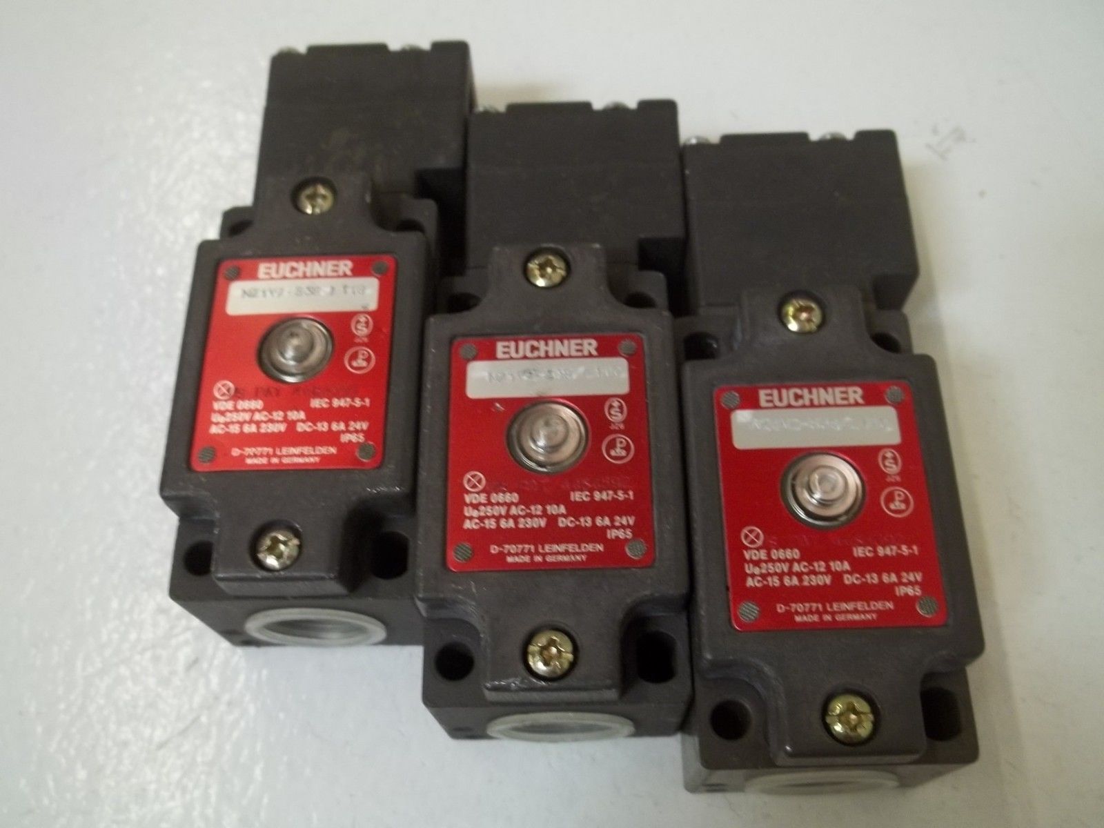 LOT OF 3 EUCHNER NZ1VZ-538L110 LIMIT SWITCH NSNP