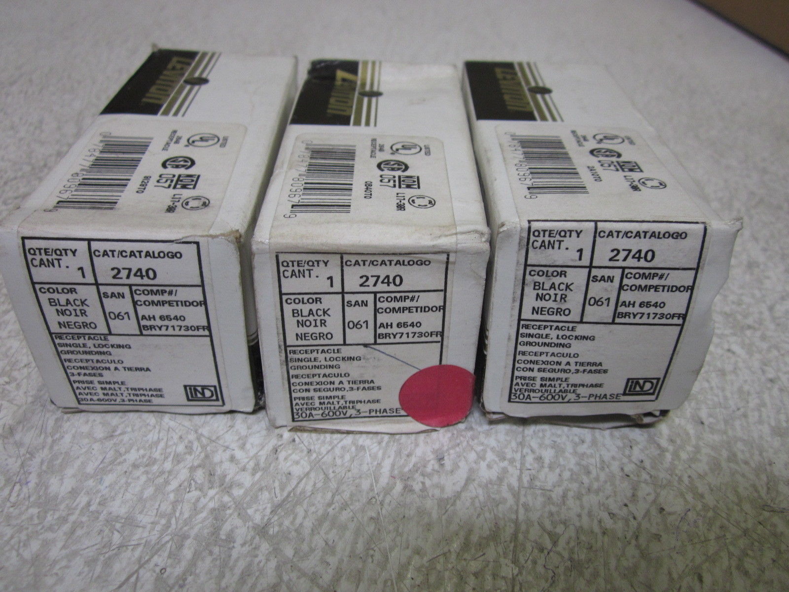 LOT OF 3 LEVITION 2740 RECEPTACLE NSMP