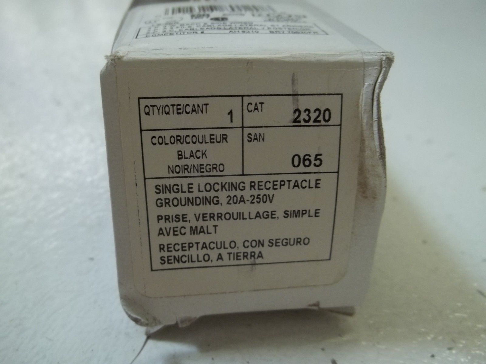 LOT OF 3 LEVTION 2320 SINGLE LOCKING RECEPTACLE GROUNDING,20A-250VNSMP