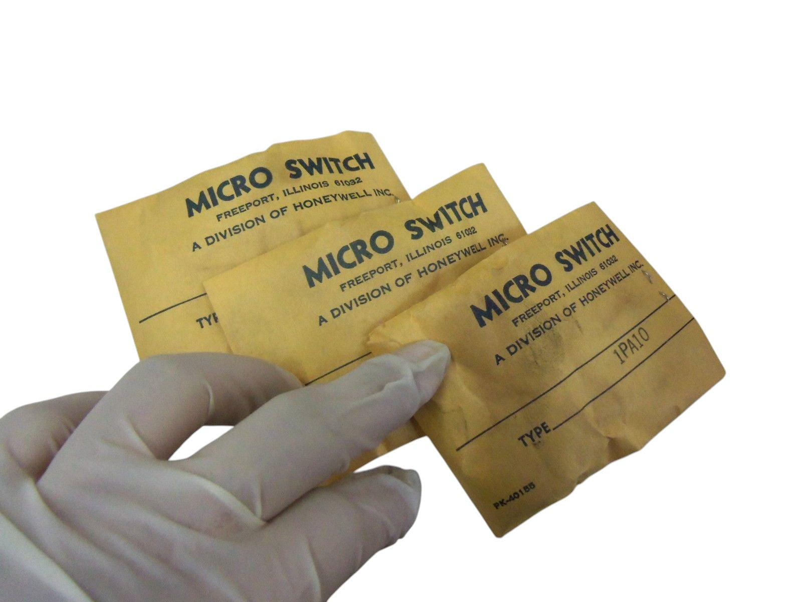 LOT OF 3 MICROSWITCH 1PA10 NSNP