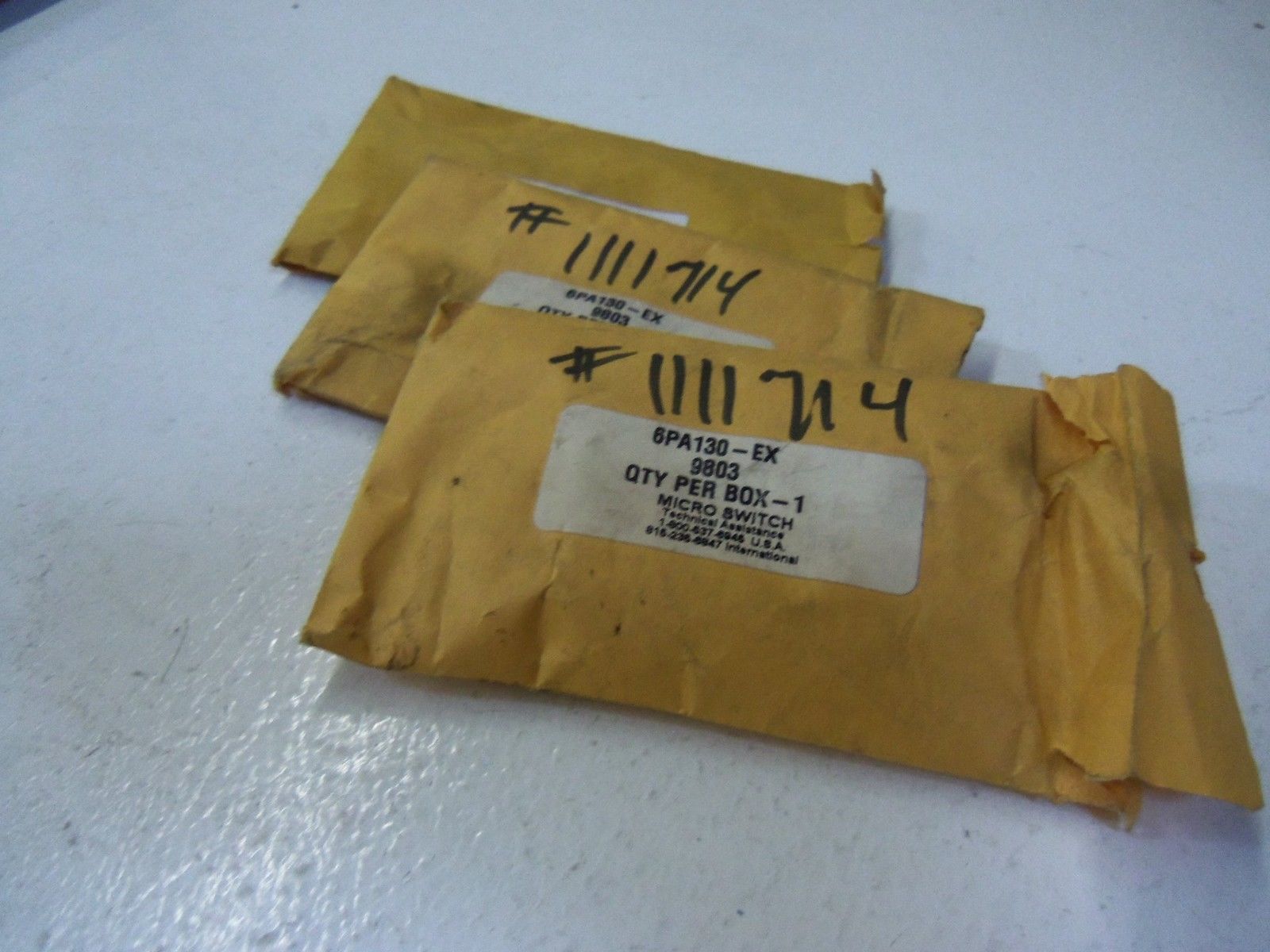 LOT OF 3  MICROSWITCH 6PA130-EX NSNP